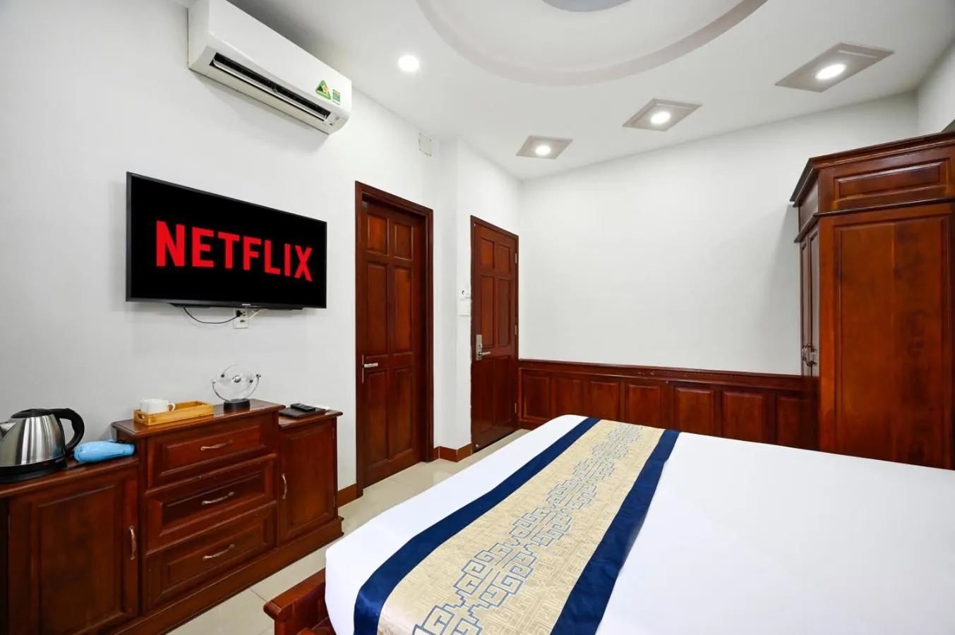 Bed in Sky Star Hotel