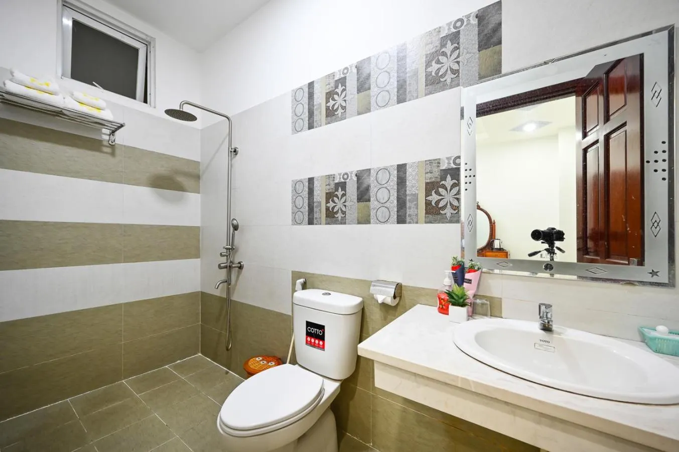 Shower in Sky Star Hotel