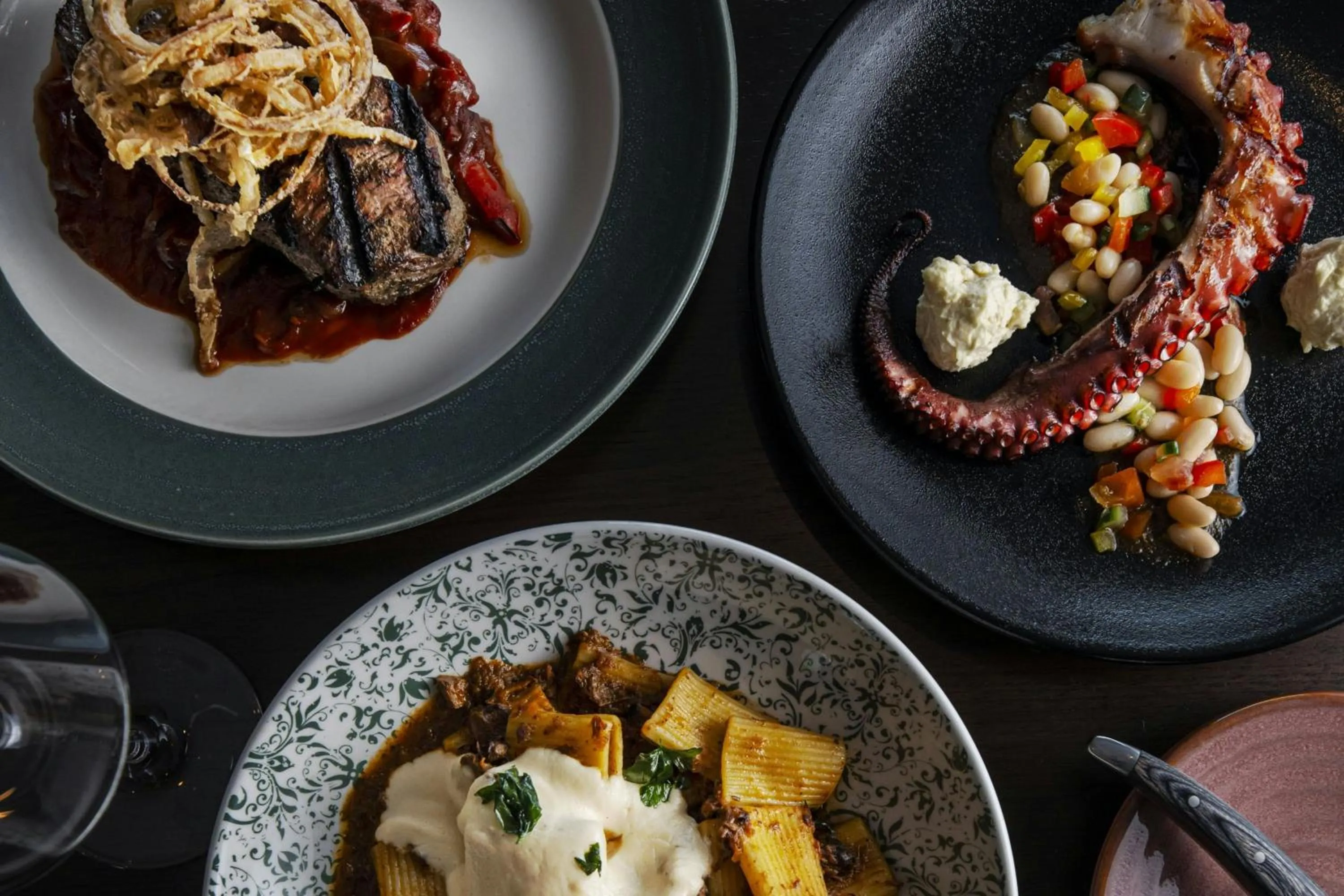 Restaurant/places to eat in AC Hotel by Marriott Lansing University Area