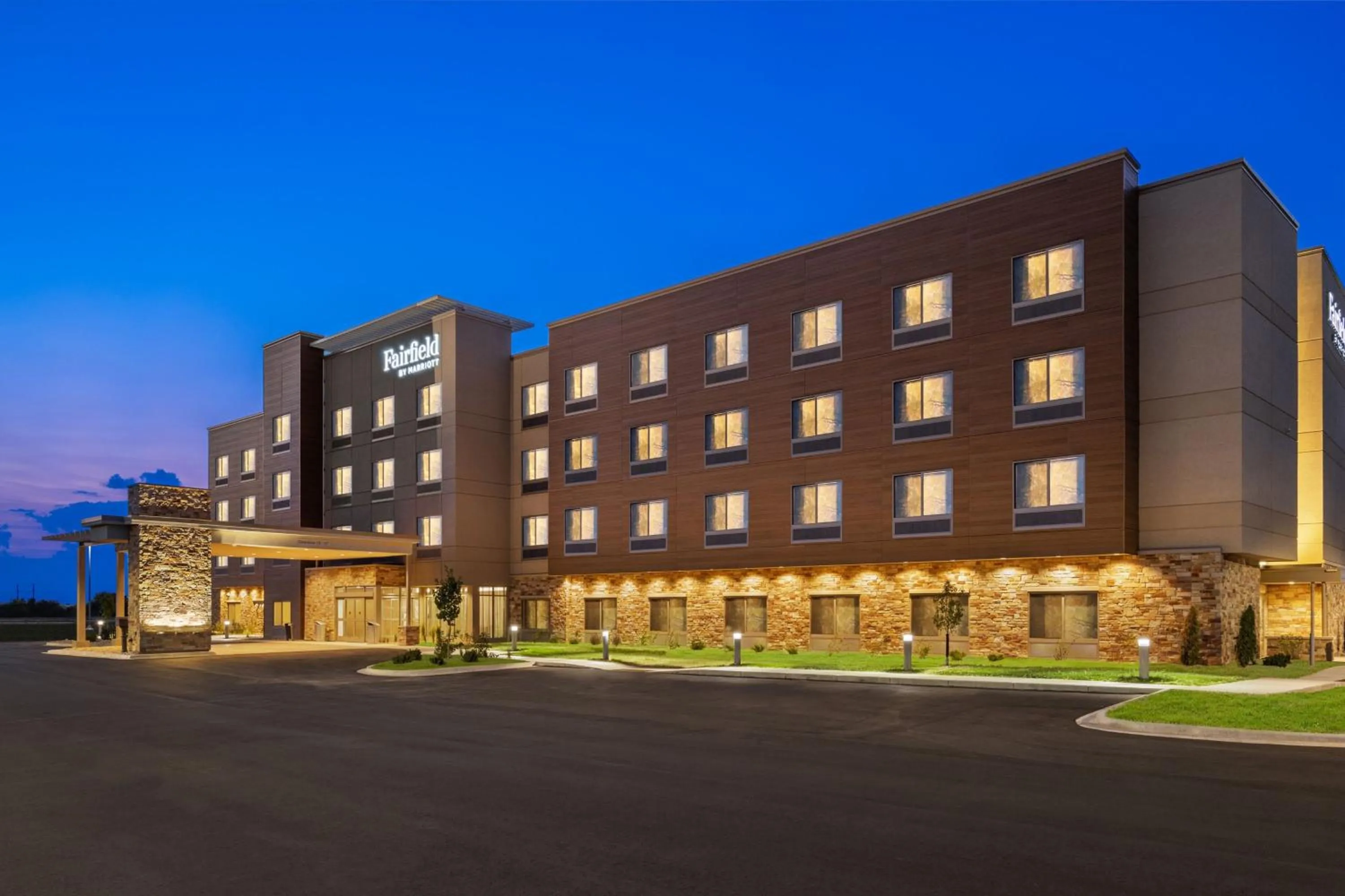 Property building in Fairfield by Marriott Inn & Suites Baraboo