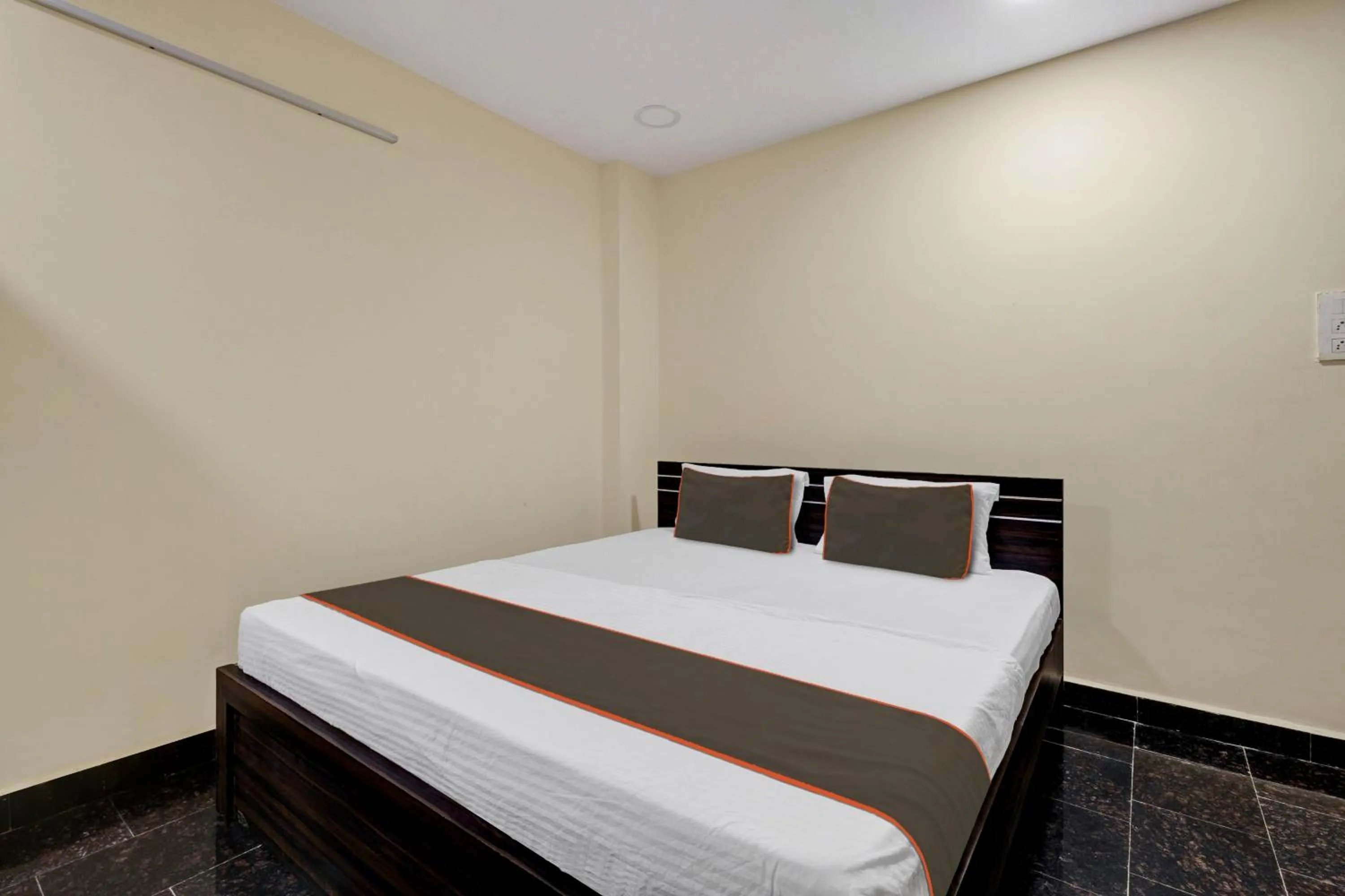 Bedroom, Bed in Hotel O AYWA STAYINN