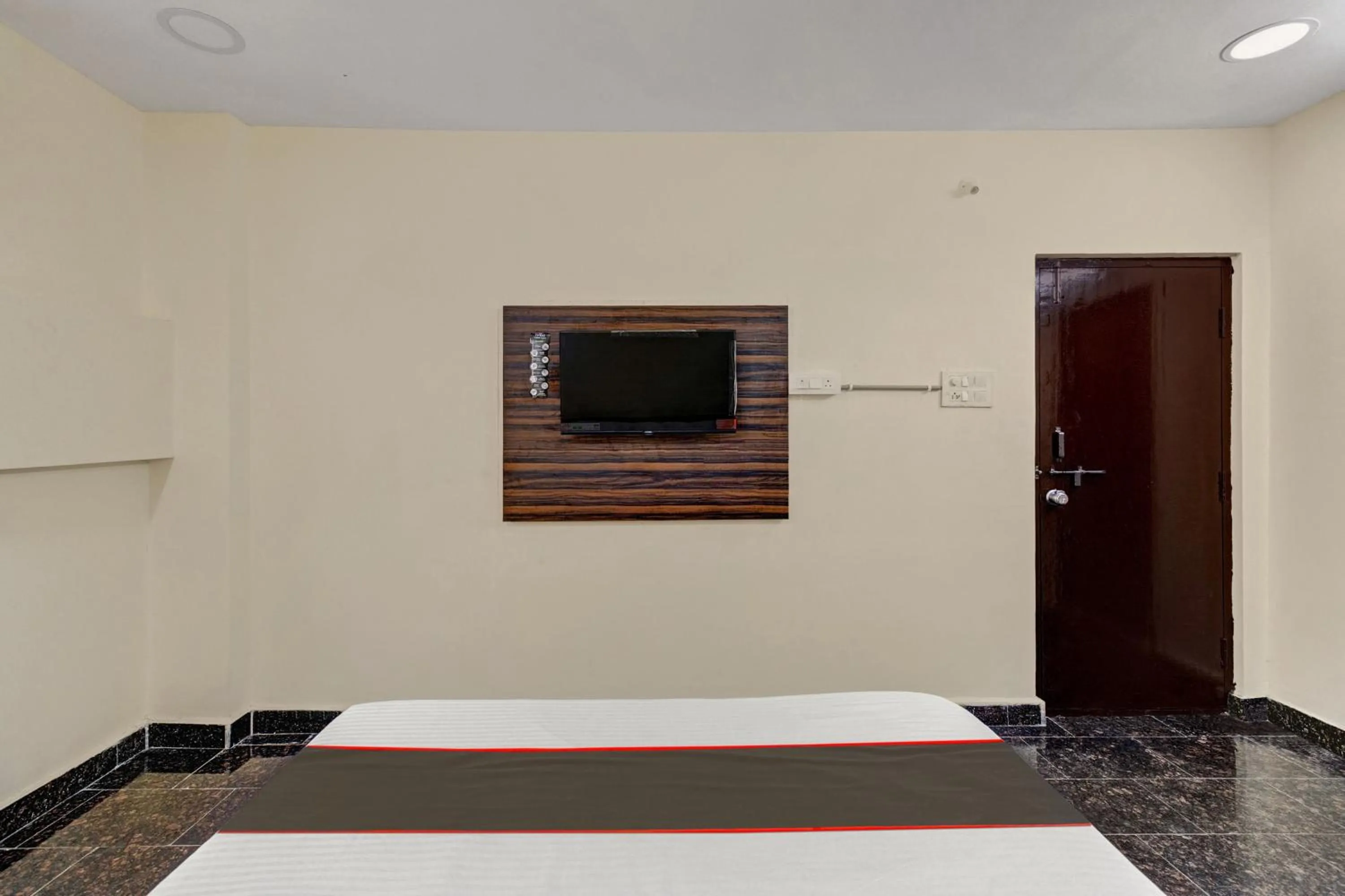 Bedroom, Bed in Hotel O AYWA STAYINN