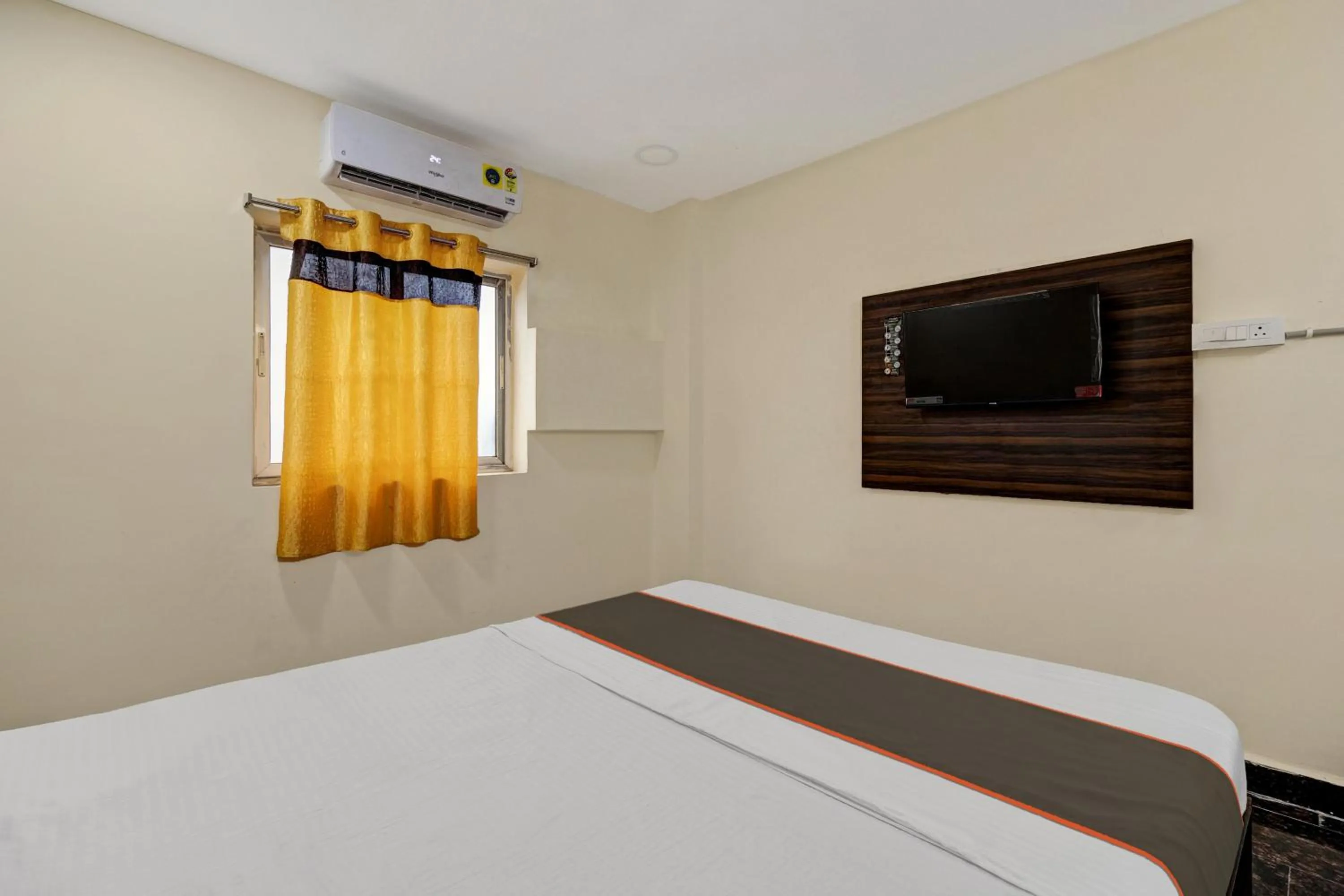 Lobby or reception, Bed in Hotel O AYWA STAYINN