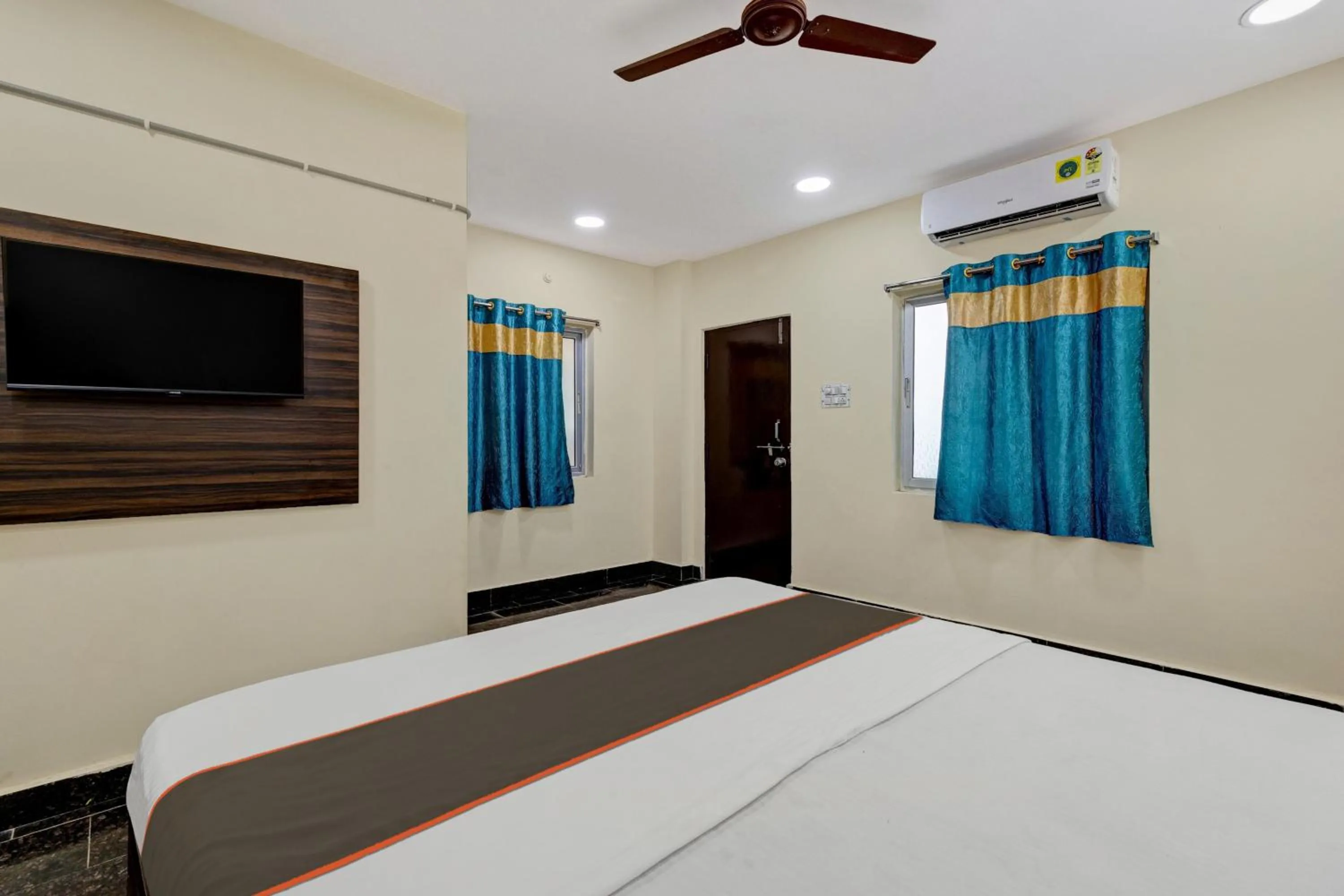 Bedroom, Bed in Hotel O AYWA STAYINN