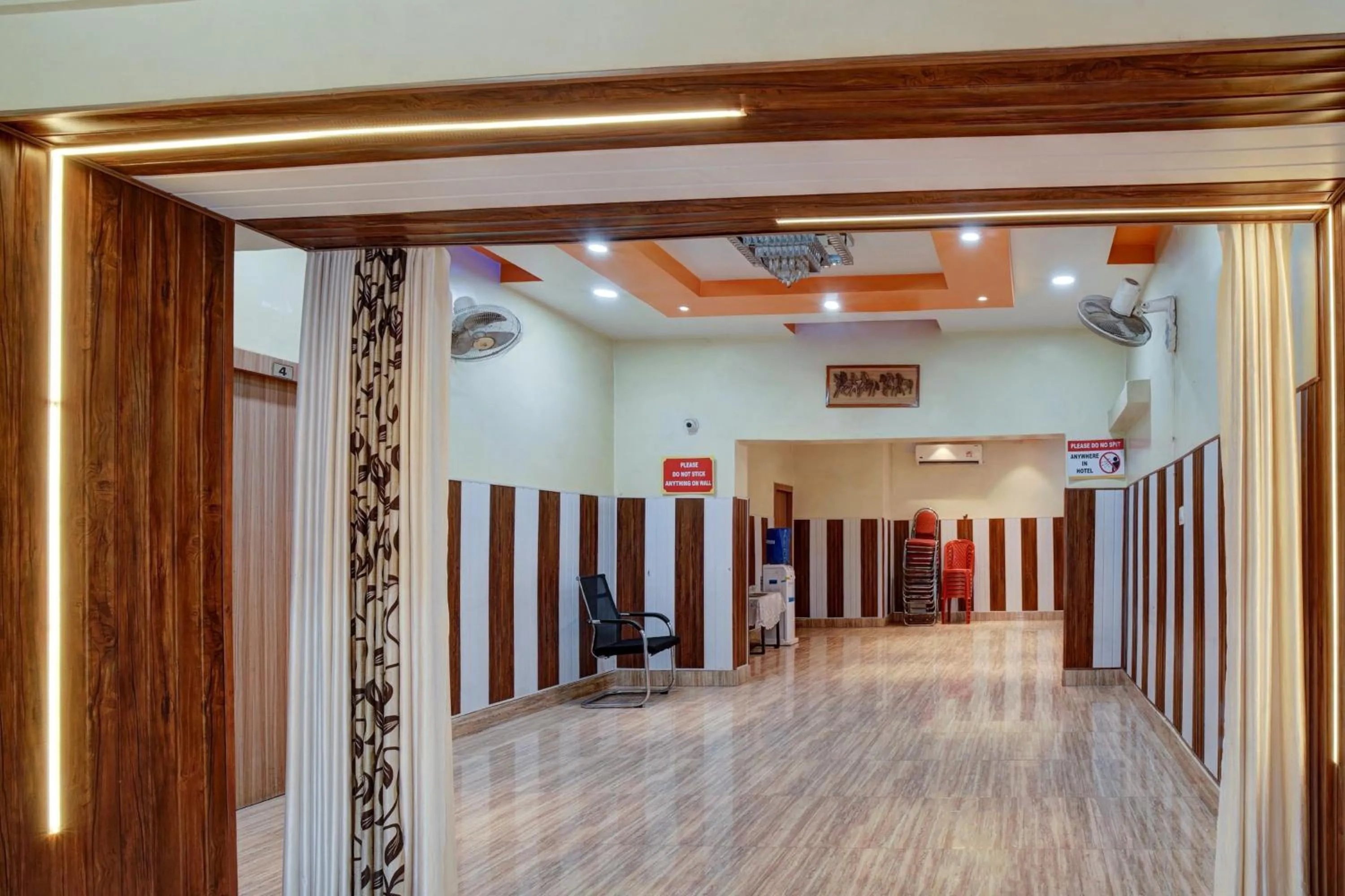 Lobby or reception in Super Hotel O Om Shriyam Banquet And Heritage