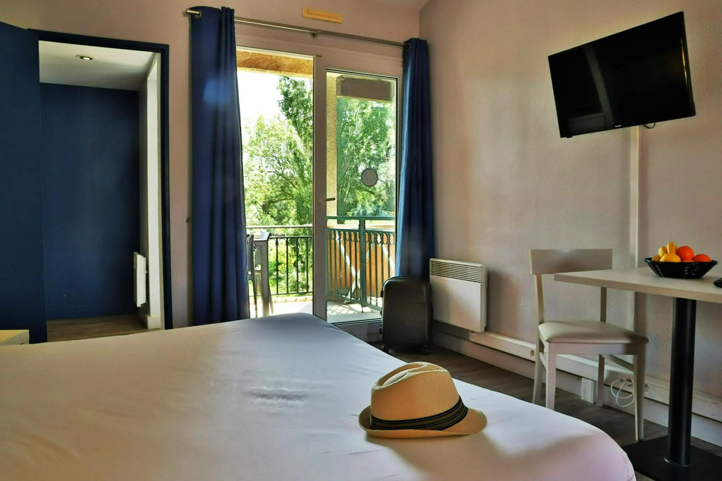 TV and multimedia, Bed in SOWELL RESIDENCES Les Hameaux de Camargue