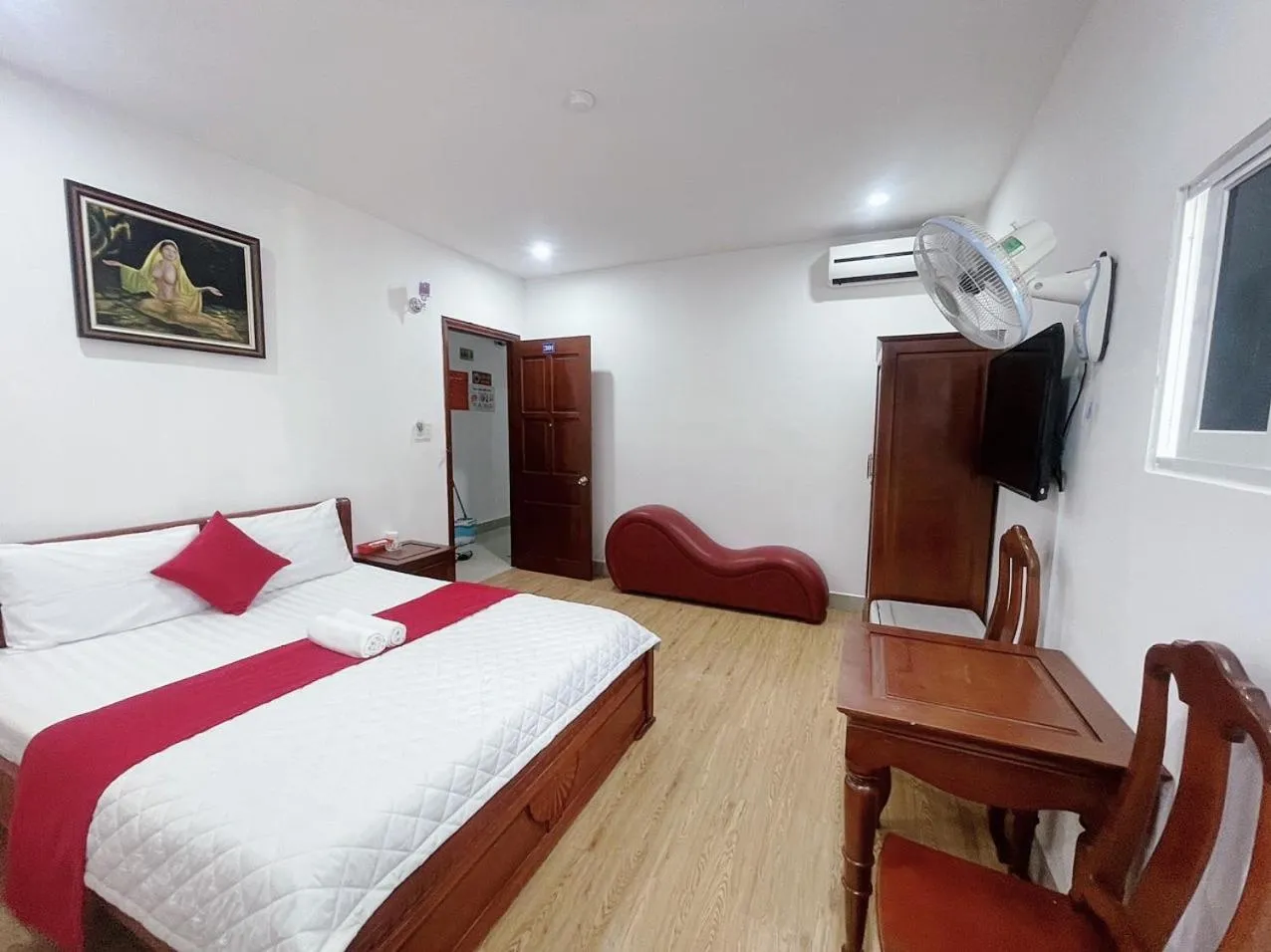 Bedroom, Bed in Thiên Phát Hotel - SECC