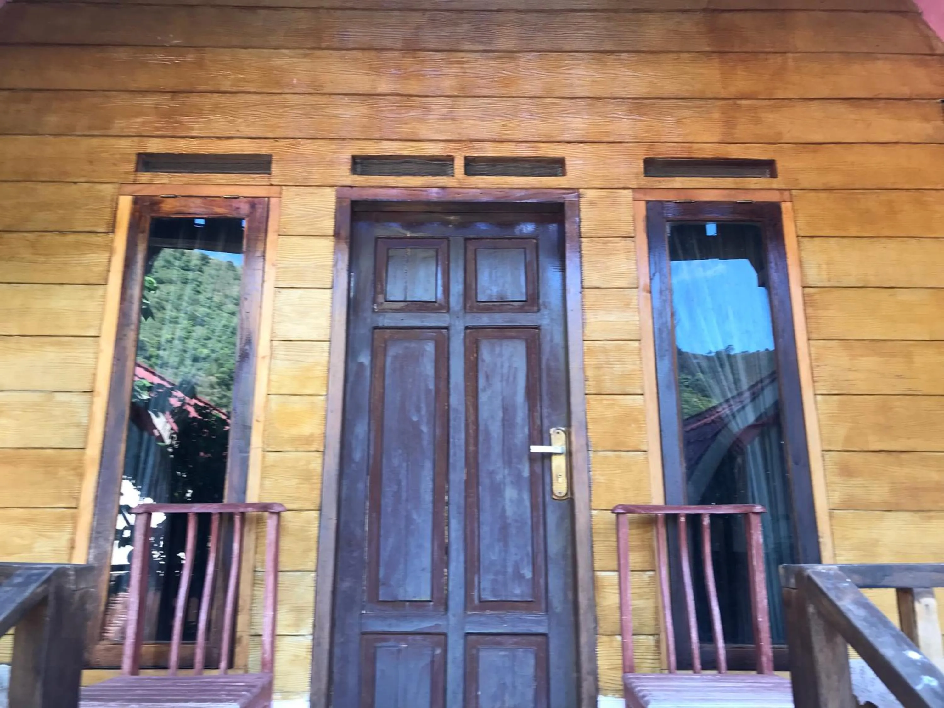 Property building in Bungalow Paer Doe