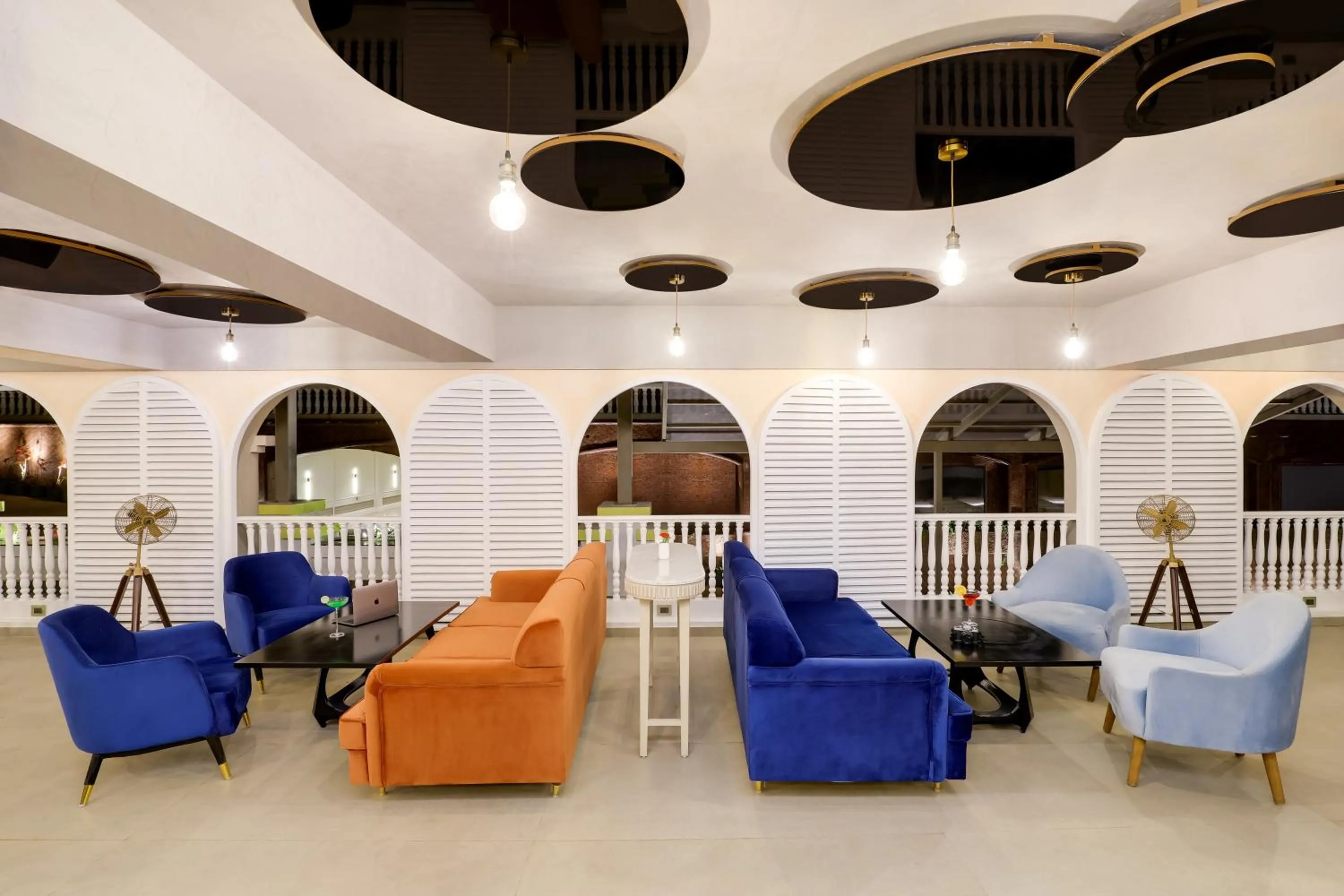 Lounge or bar in Grand Mercure Goa Candolim - An Accor Hotels Brand