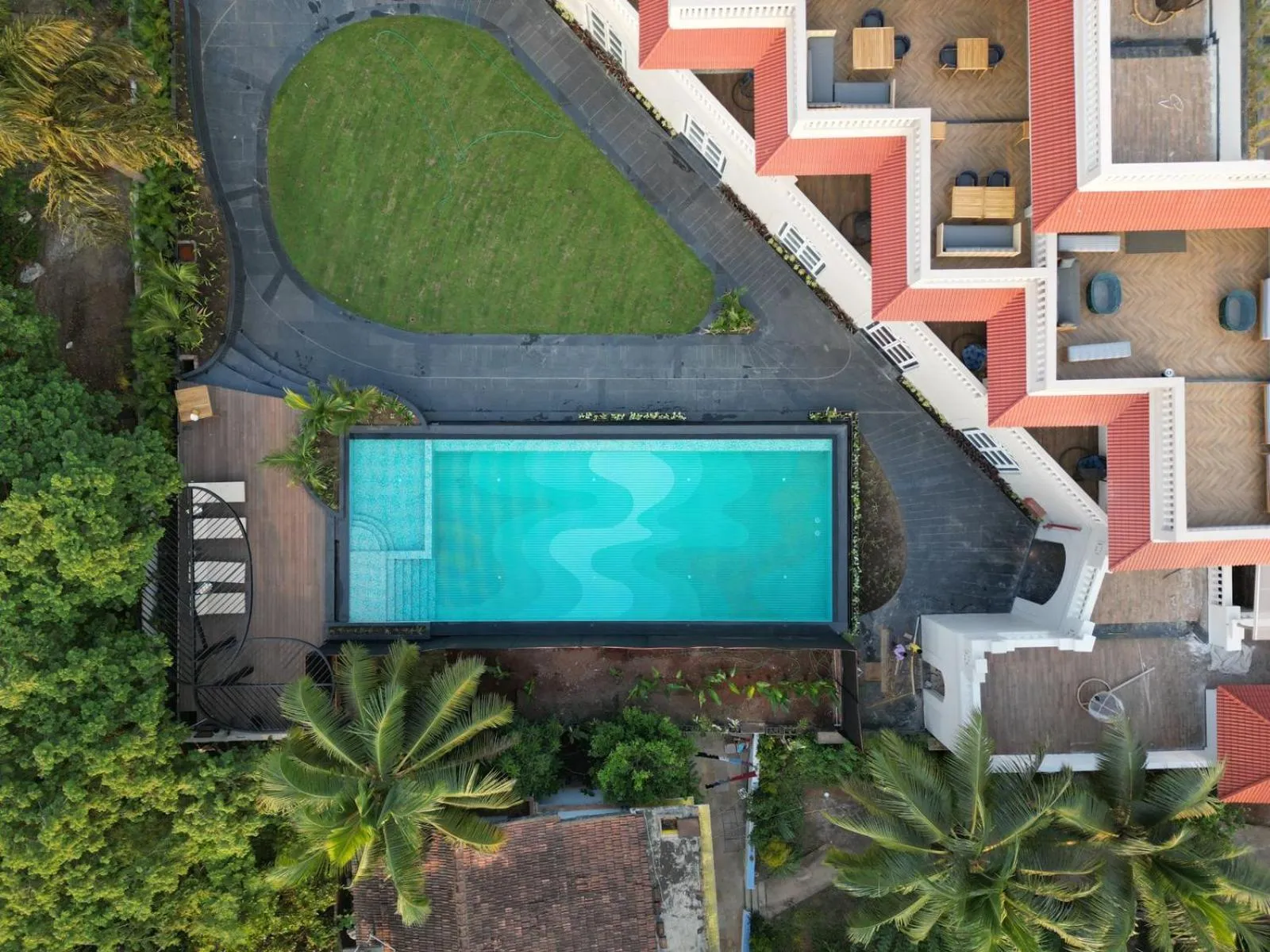 Swimming pool in Grand Mercure Goa Candolim - An Accor Hotels Brand