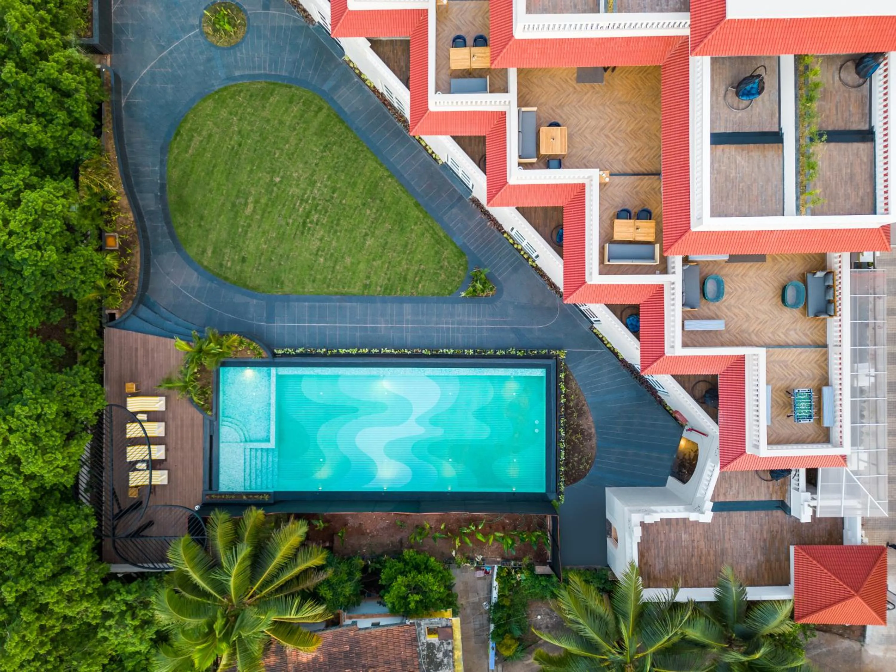Swimming pool in Grand Mercure Goa Candolim - An Accor Hotels Brand