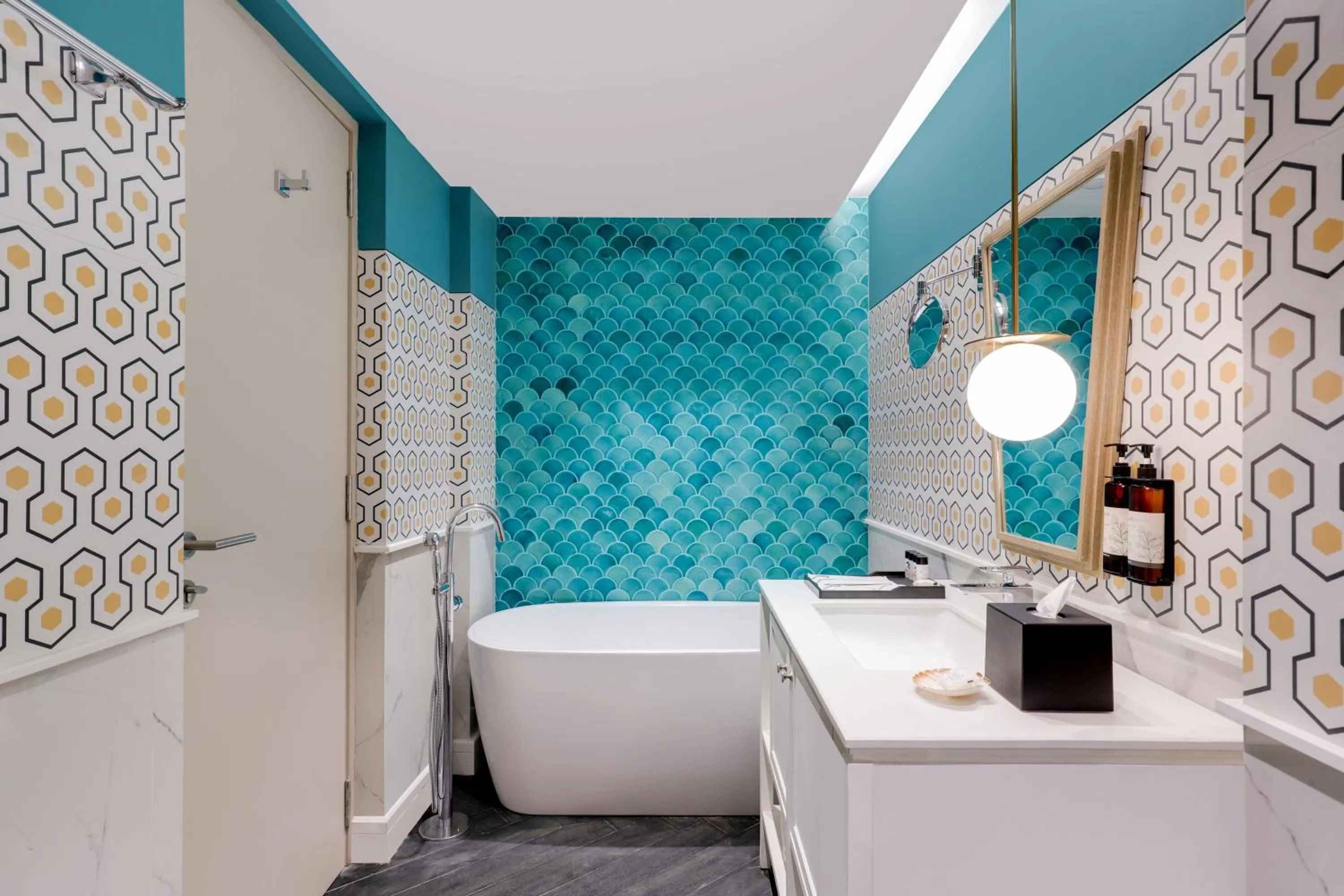 Bedroom, Bed in Grand Mercure Goa Candolim - An Accor Hotels Brand