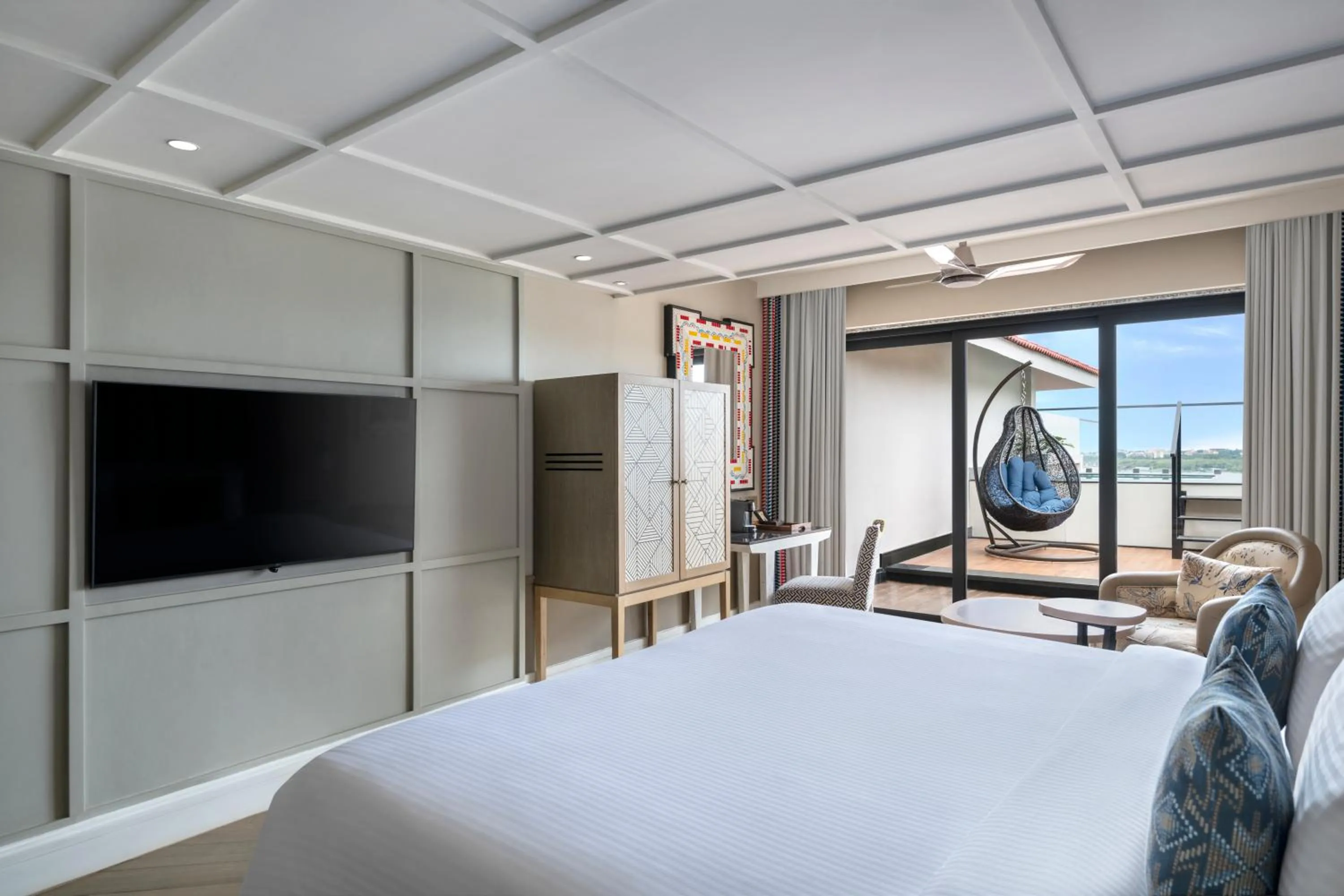 Bedroom, Bed in Grand Mercure Goa Candolim - An Accor Hotels Brand