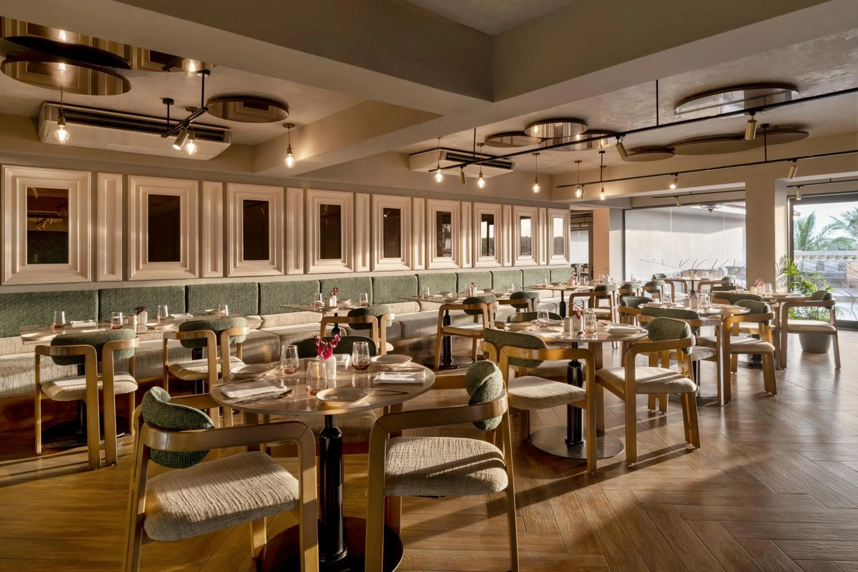 Restaurant/places to eat in Grand Mercure Goa Candolim - An Accor Hotels Brand