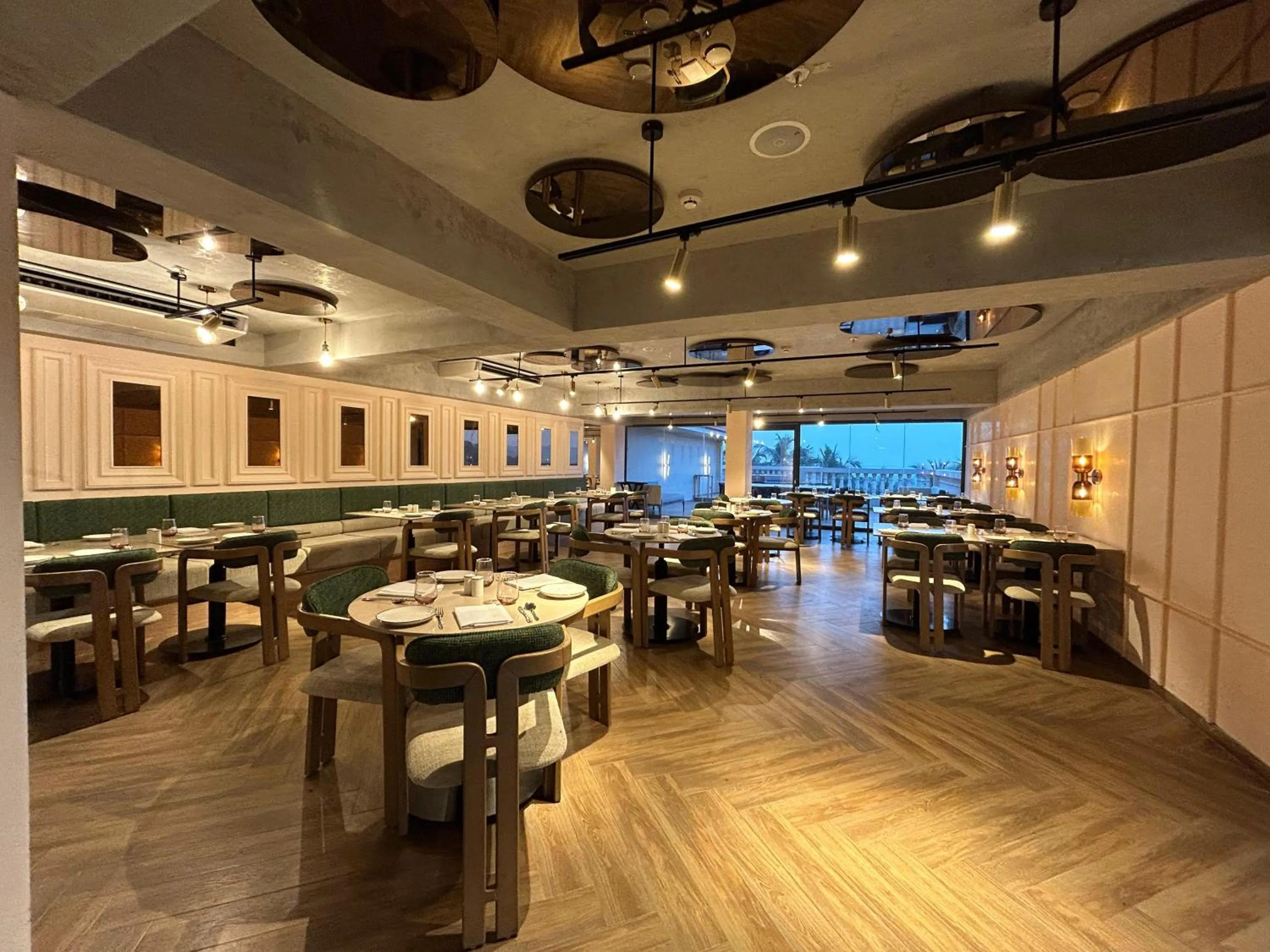 Restaurant/places to eat in Grand Mercure Goa Candolim - An Accor Hotels Brand