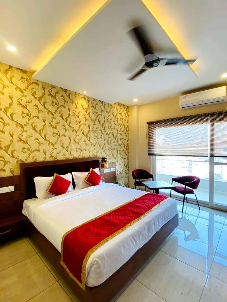 Bed in Hotel Singla Residency