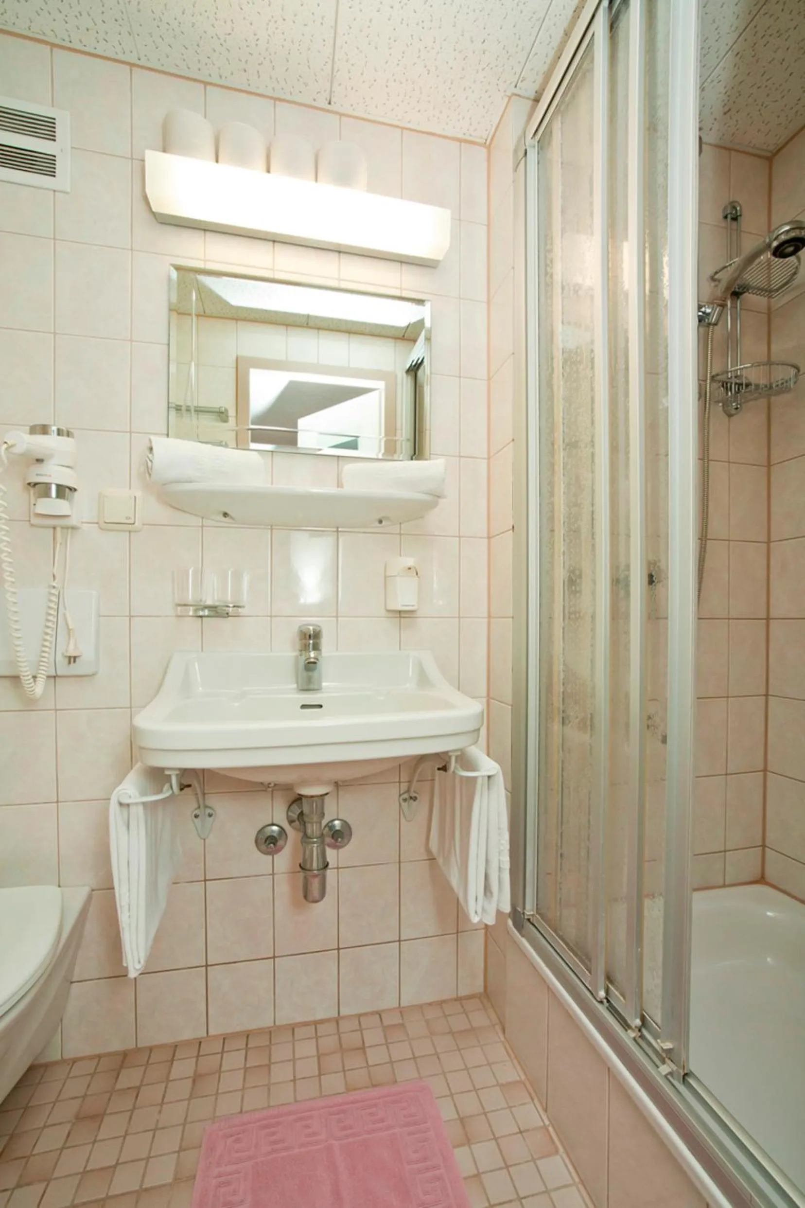 Shower in Gasthaus Mitterjager