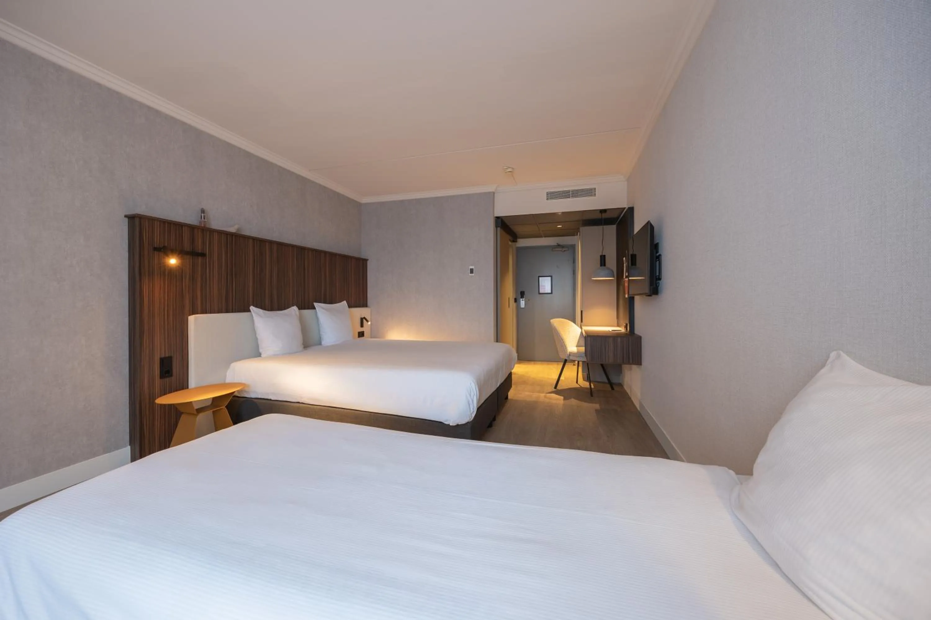 Photo of the whole room, Bed in Postillion Utrecht Bunnik