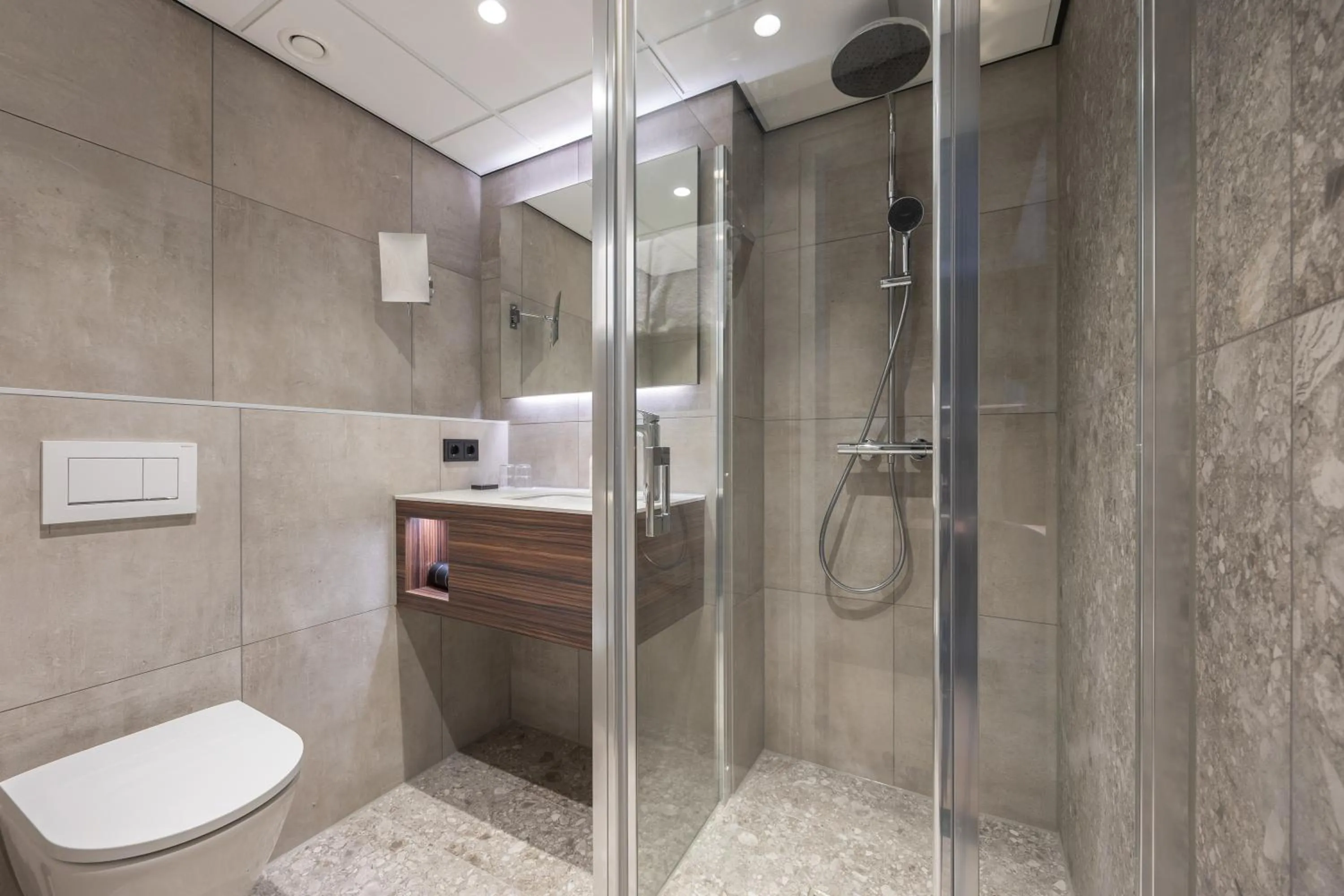 Bathroom in Postillion Utrecht Bunnik