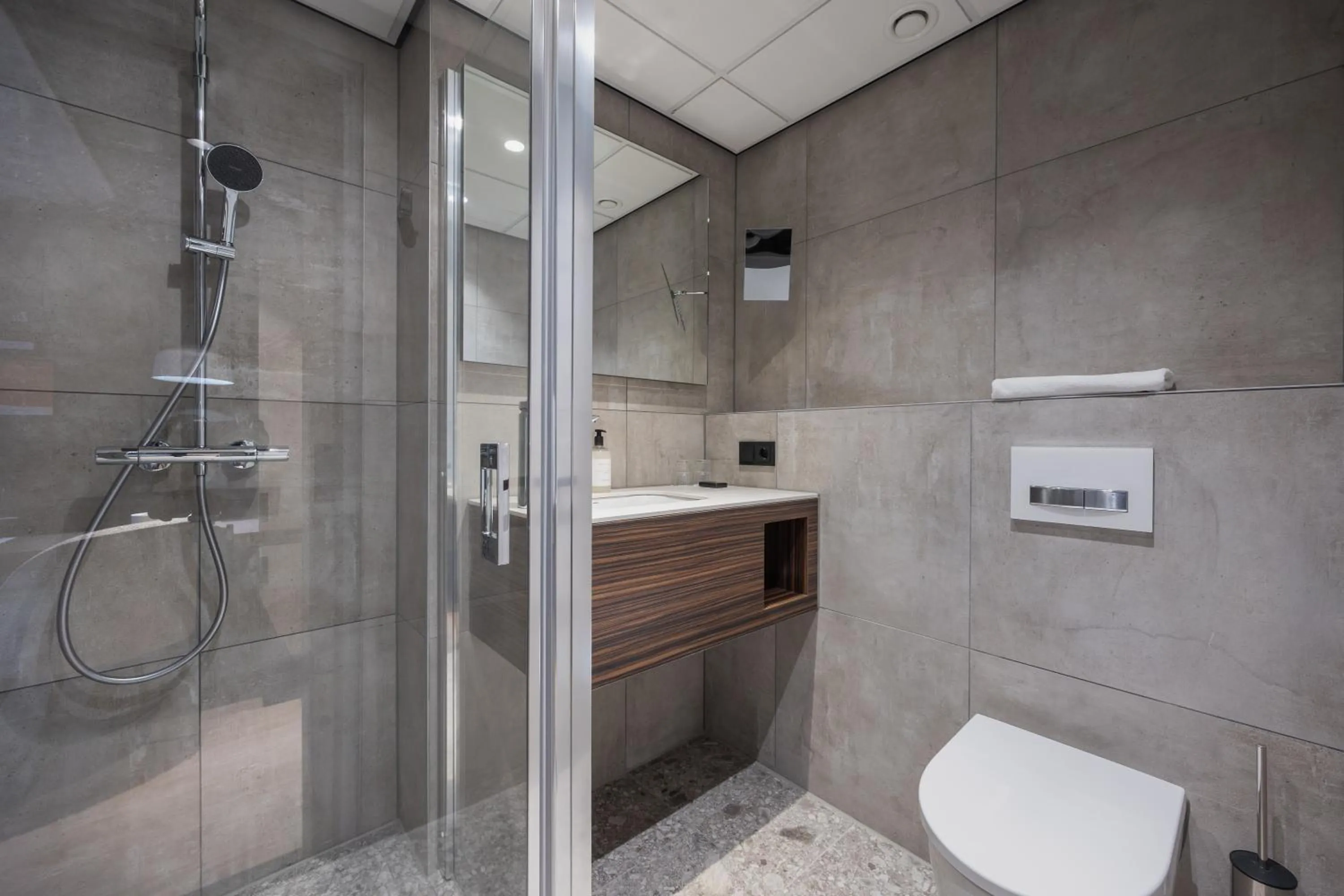 Bathroom in Postillion Utrecht Bunnik