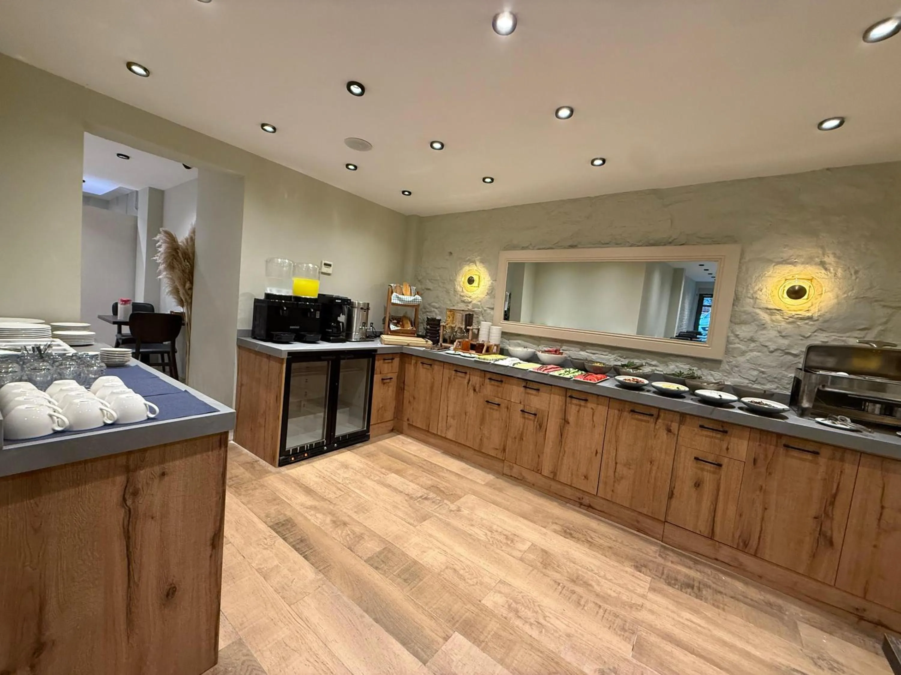 Breakfast in Union Hotel Plat Inn -Special Category