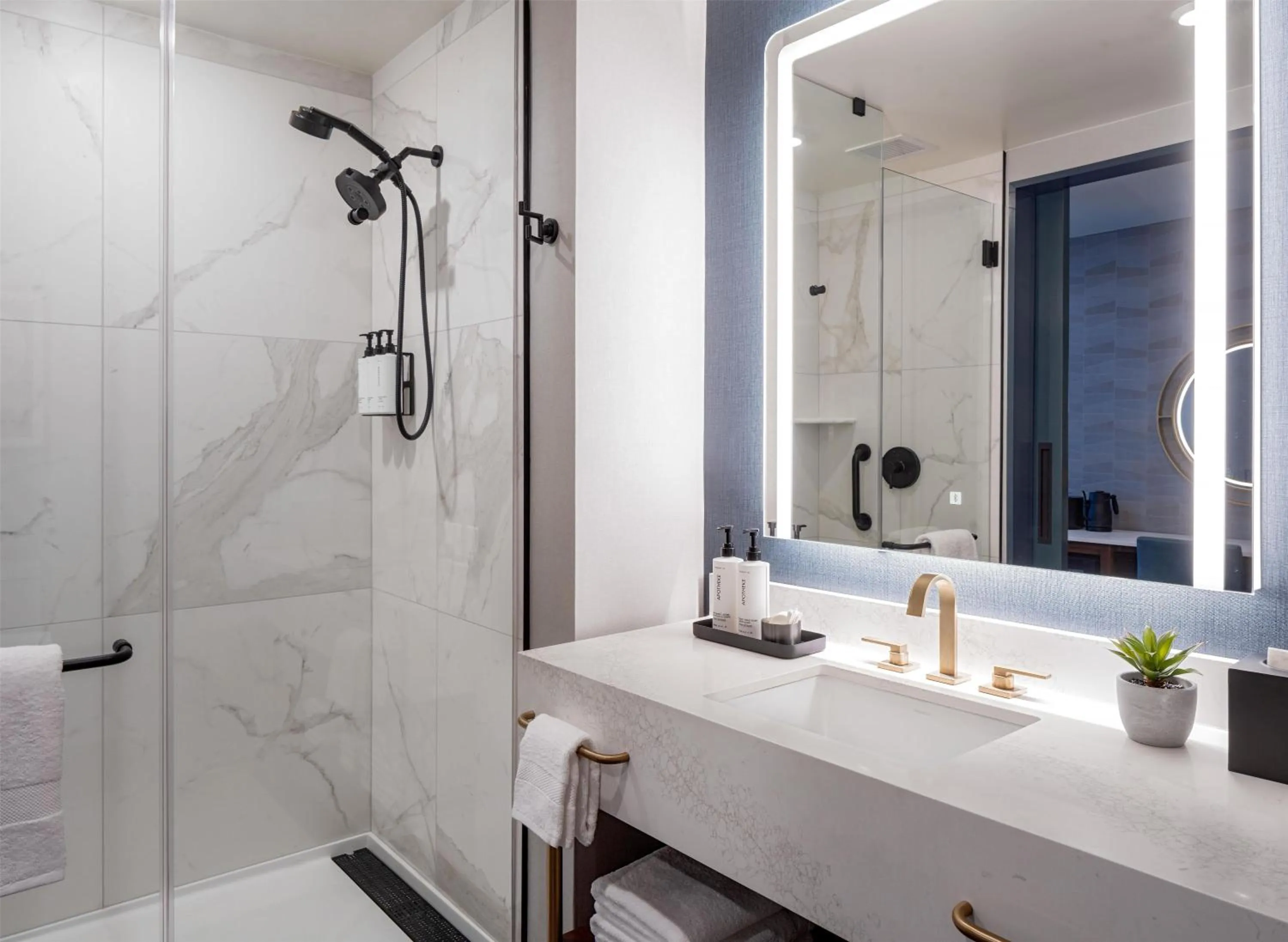 Bathroom in Tempo By Hilton Nashville Downtown