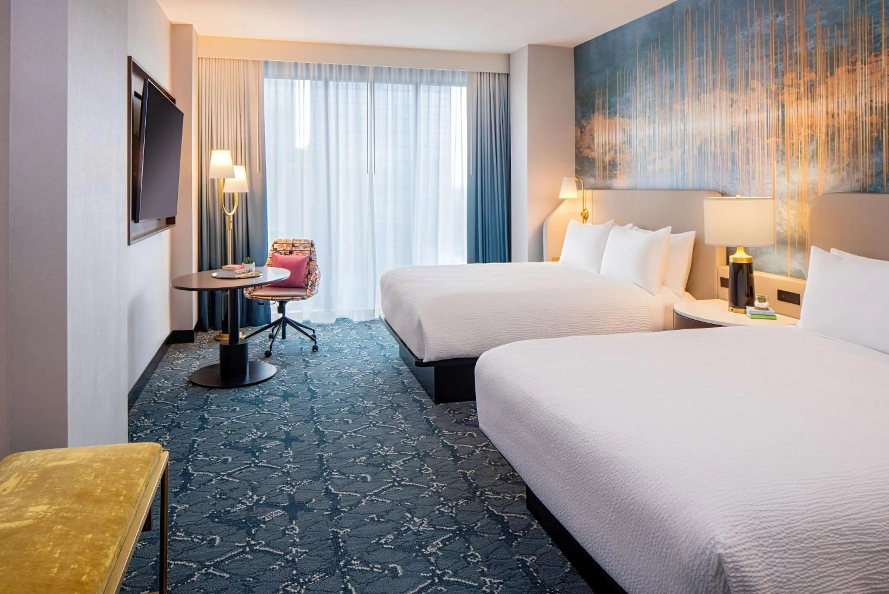 Bed in Tempo By Hilton Nashville Downtown