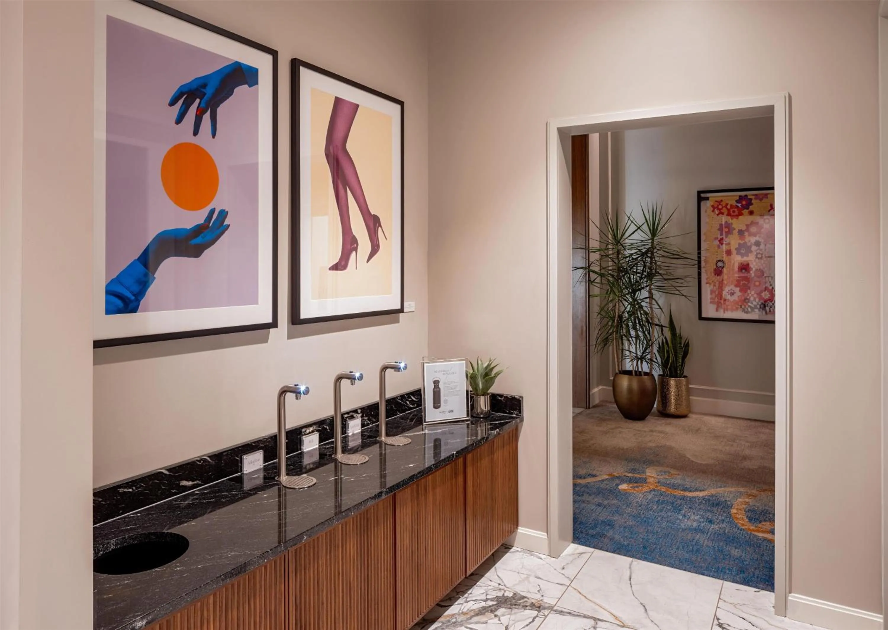 Dining area in Tempo By Hilton Nashville Downtown