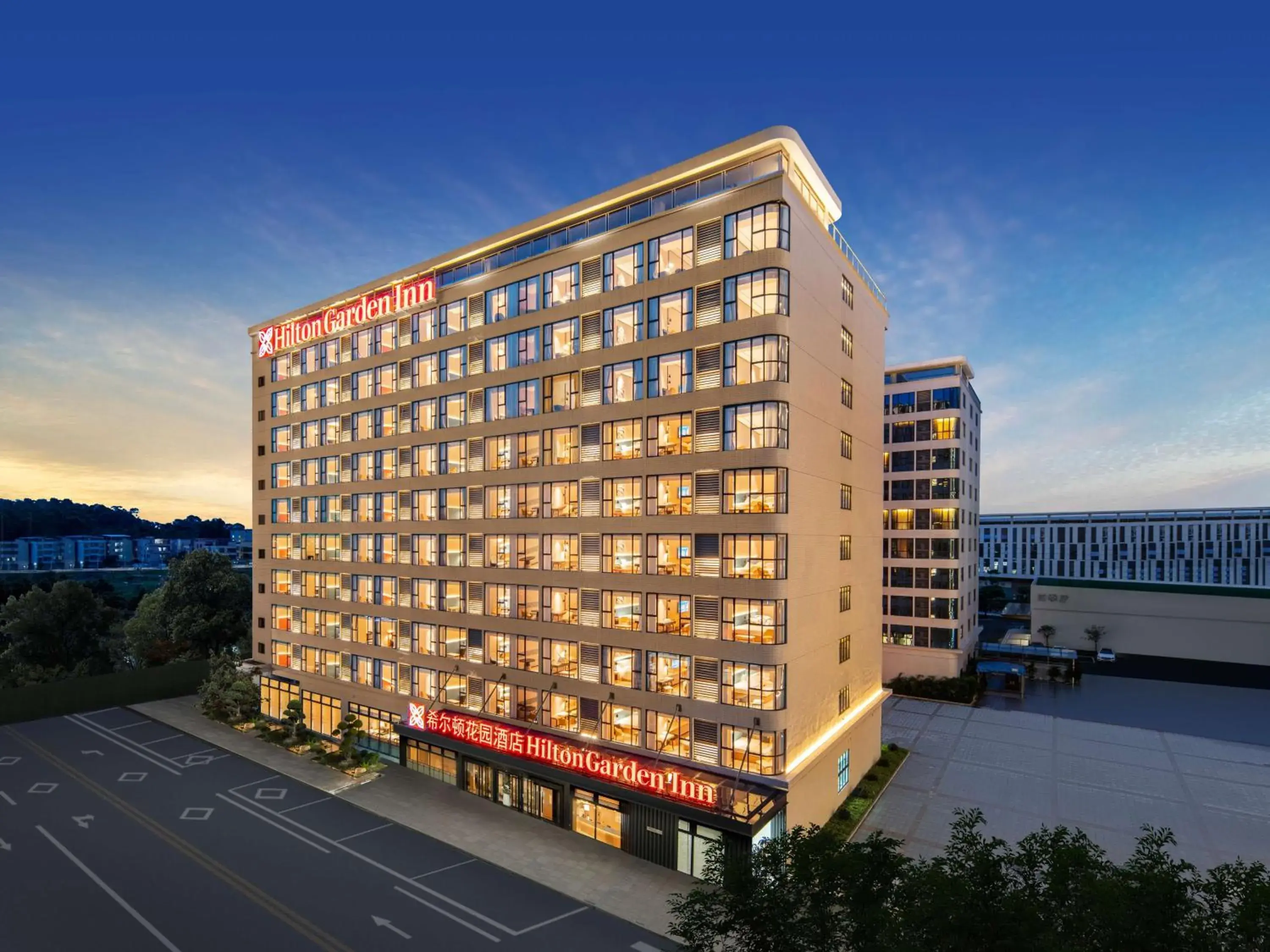 Hilton Garden Inn Guangzhou Airport Aerotropolis - Free shuttle to Airport Hilton Garden Inn Guangzhou Airport Aerotropolis - Free shuttle to Airport