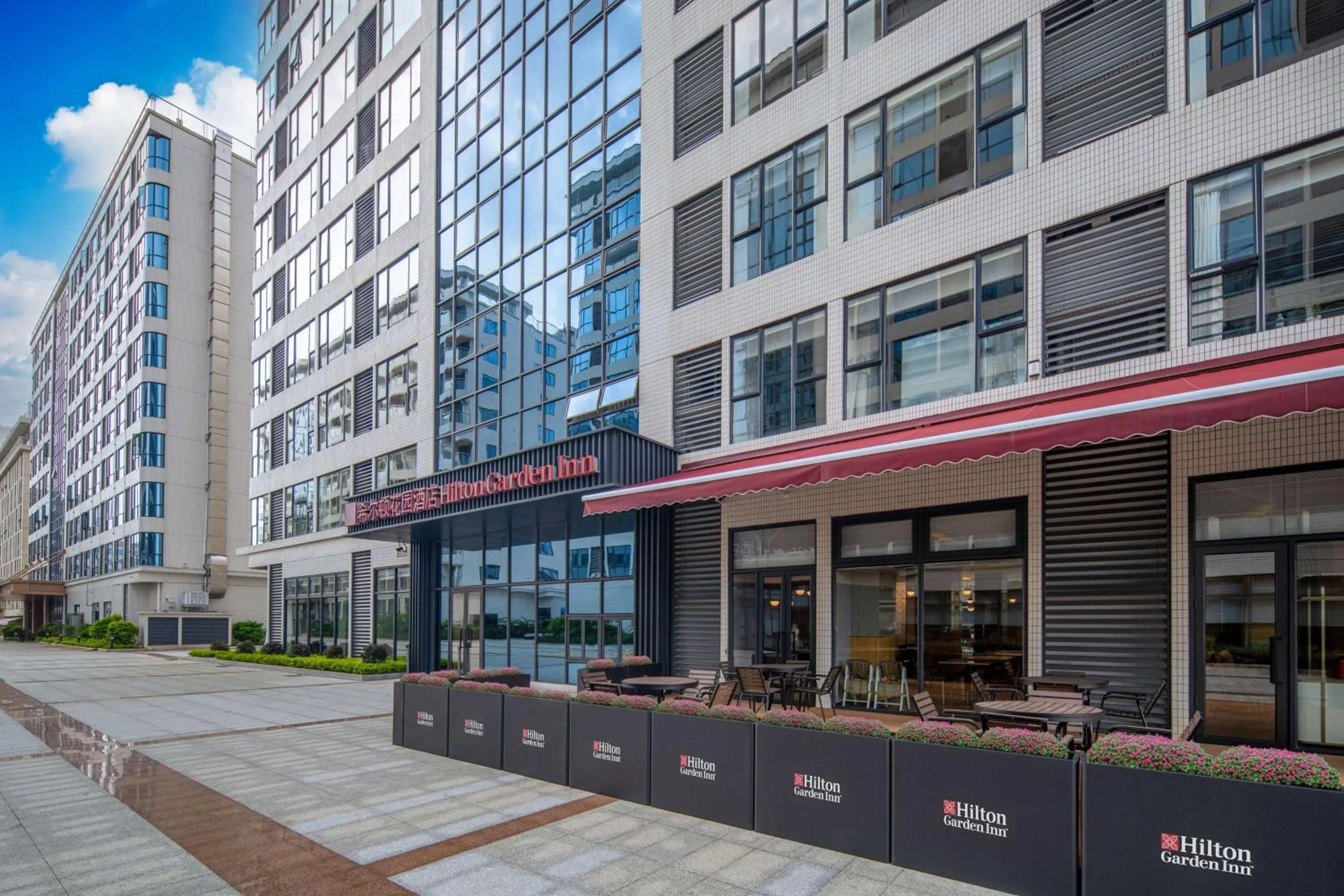 Property building in Hilton Garden Inn Guangzhou Airport Aerotropolis - Free shuttle to Airport