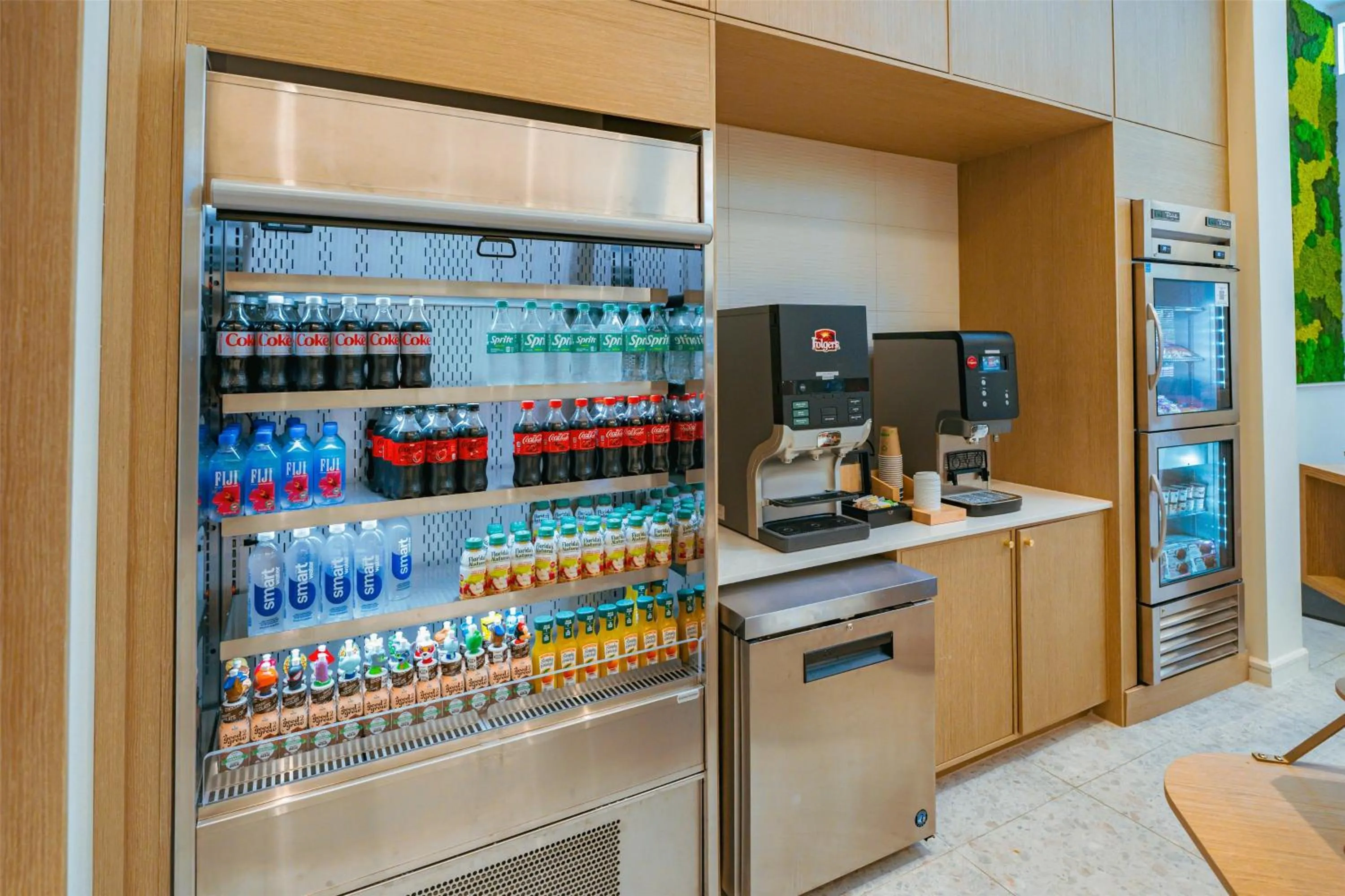 Restaurant/places to eat in Embassy Suites By Hilton Orlando Sunset Walk