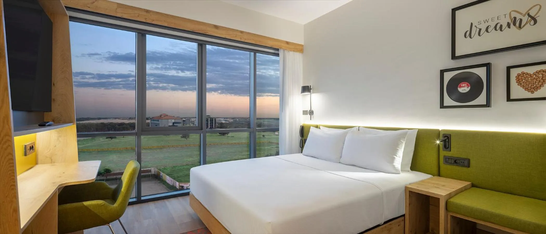 Bed in Hampton By Hilton Cerkezkoy