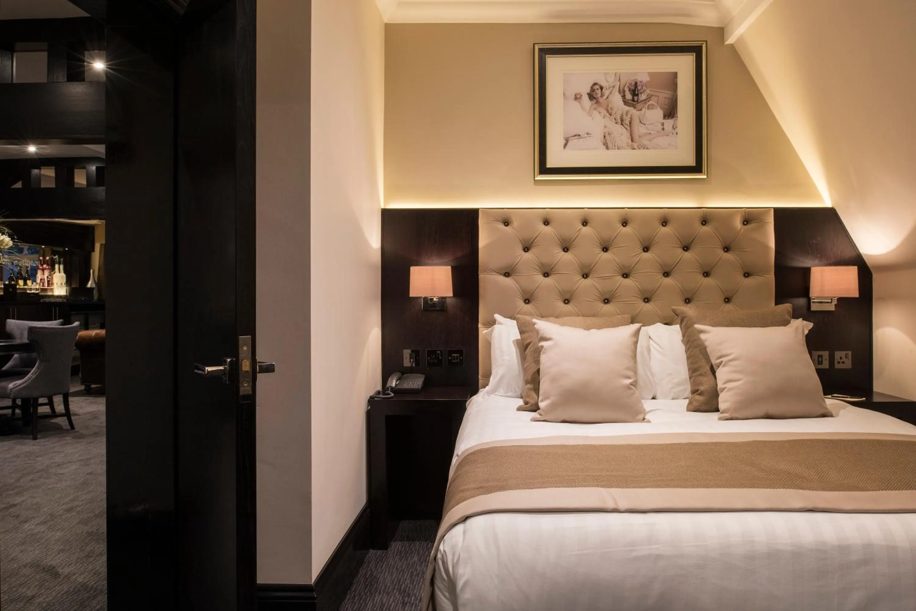 Bedroom, Bed in The Vermont Hotel Newcastle