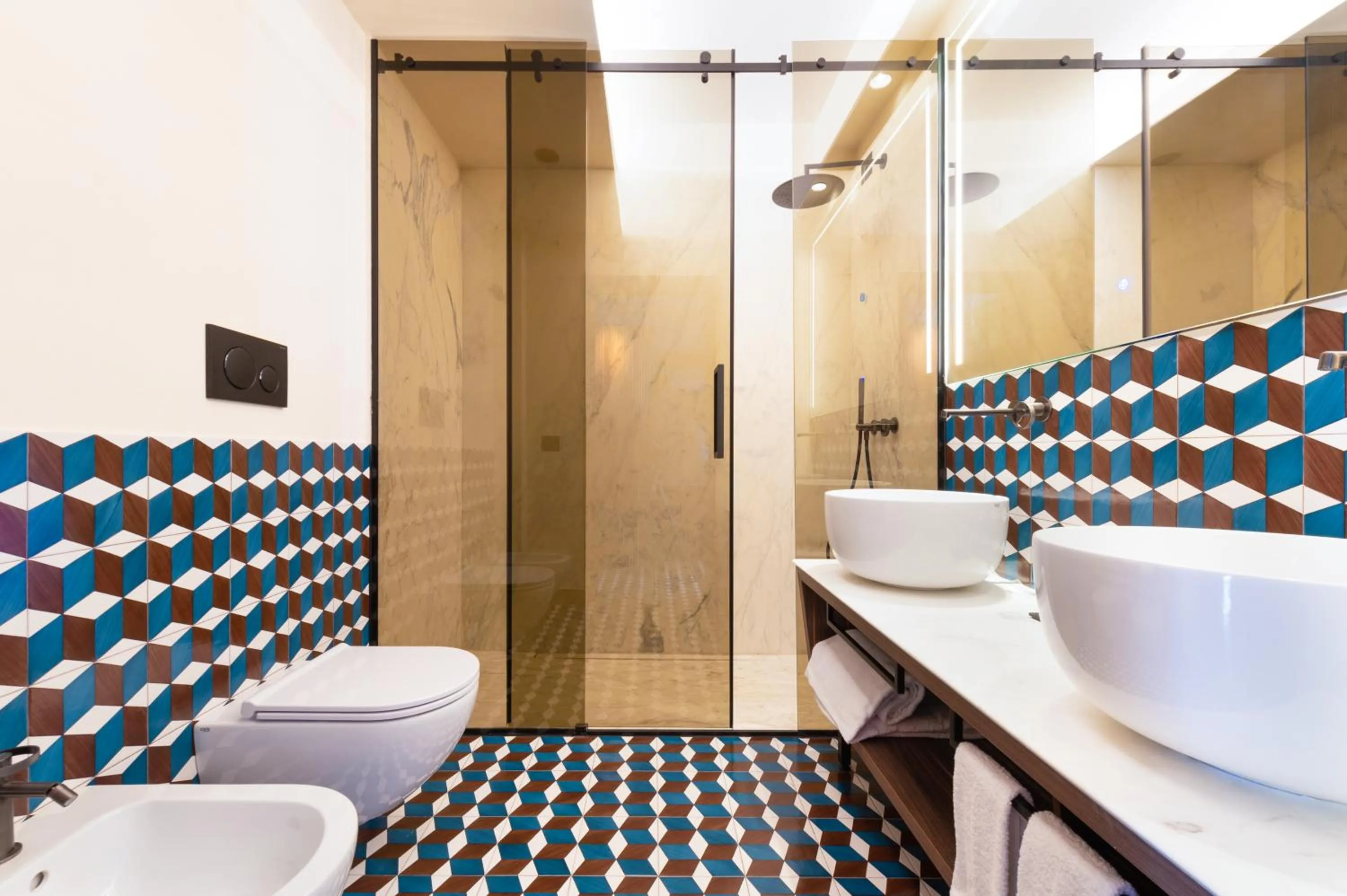 Shower in Gargiulo Resort