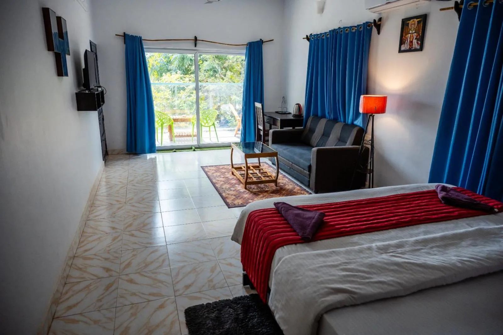 Bed in Sky Frame Beach Resort