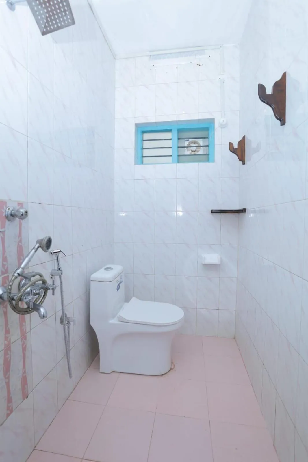 Bathroom in Sky Frame Beach Resort