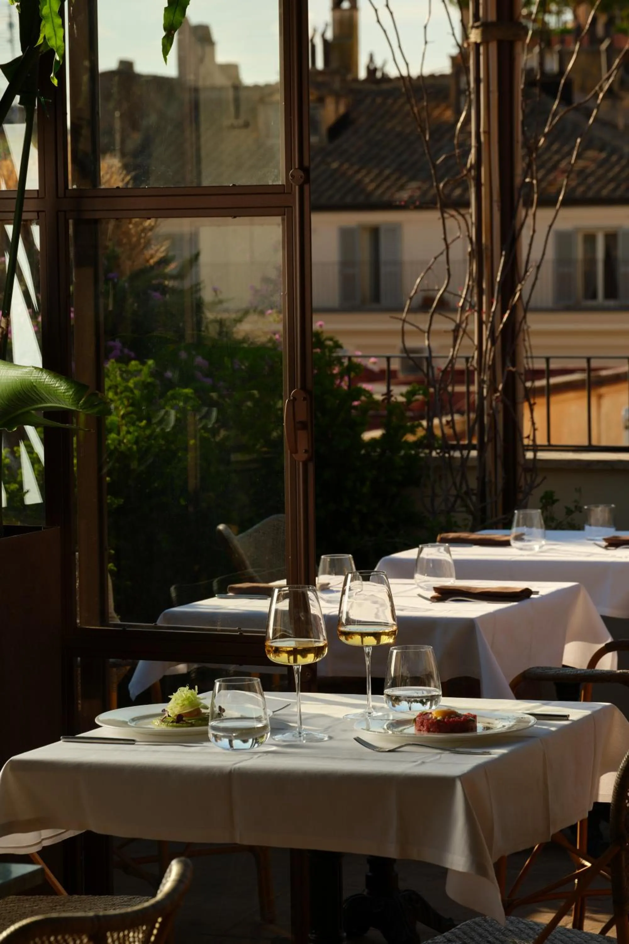 Restaurant/places to eat in TB Place Roma