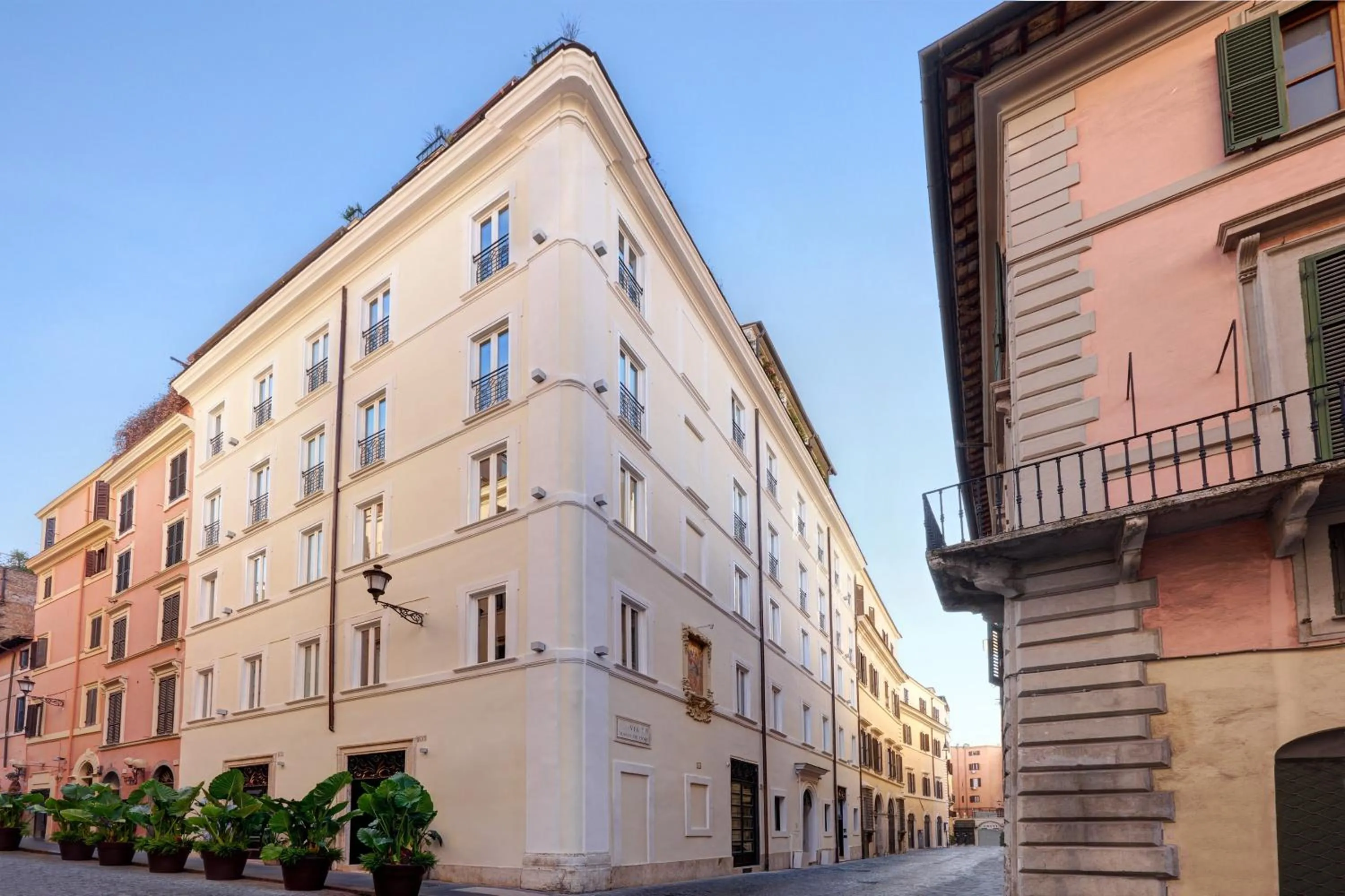 Property building in TB Place Roma