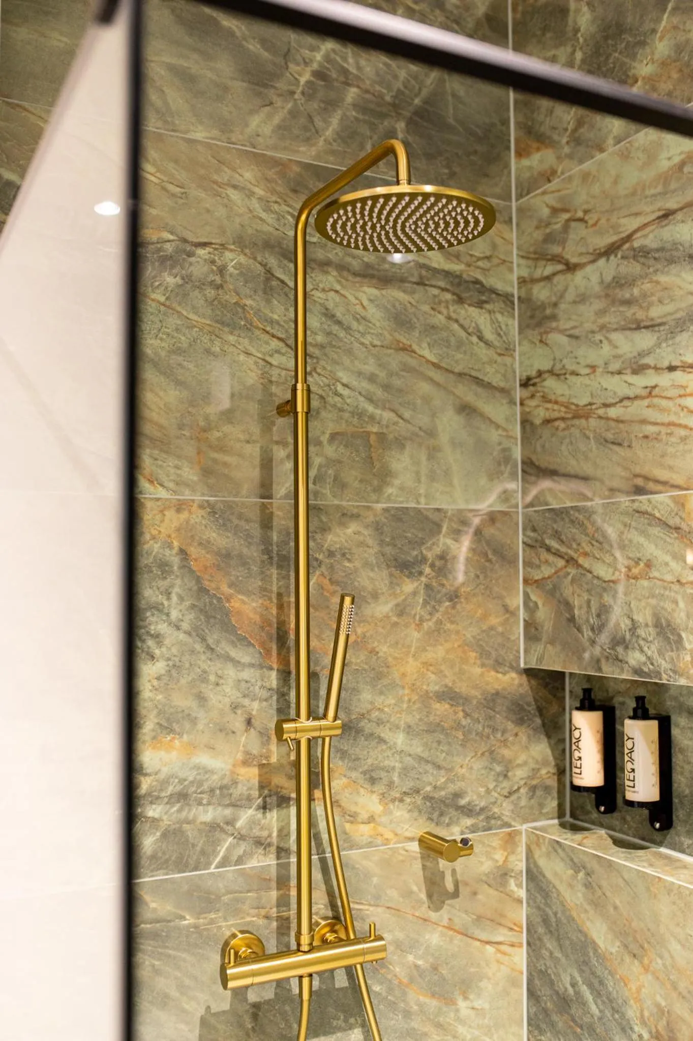 Shower in Hotel Gothards