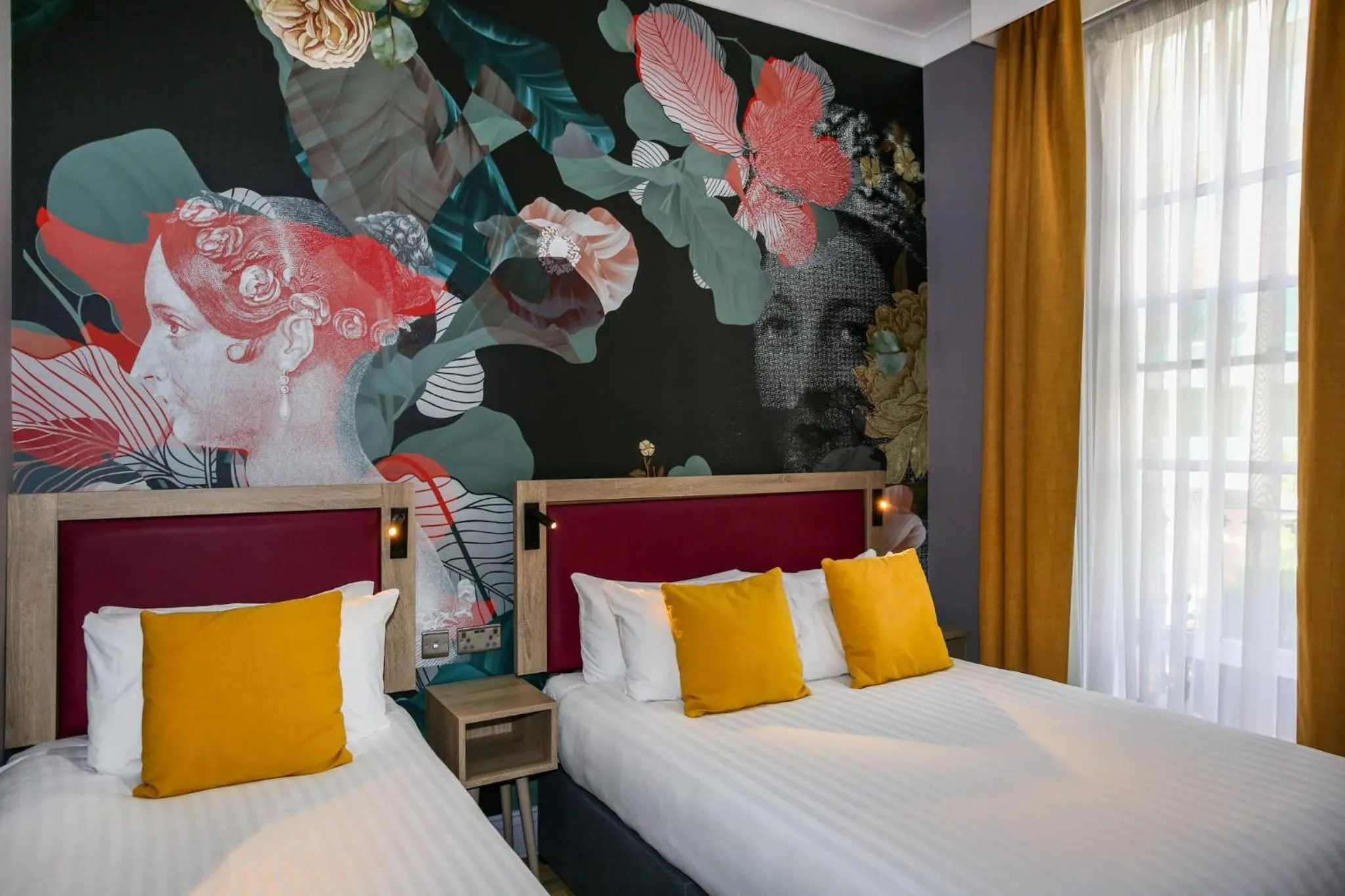 Bedroom, Bed in Comfort Inn Victoria