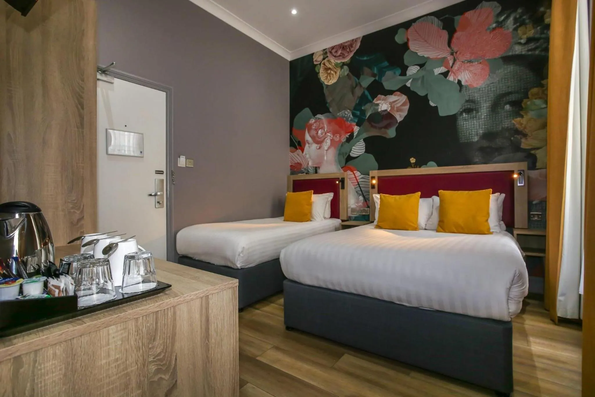 Bedroom, Bed in Comfort Inn Victoria