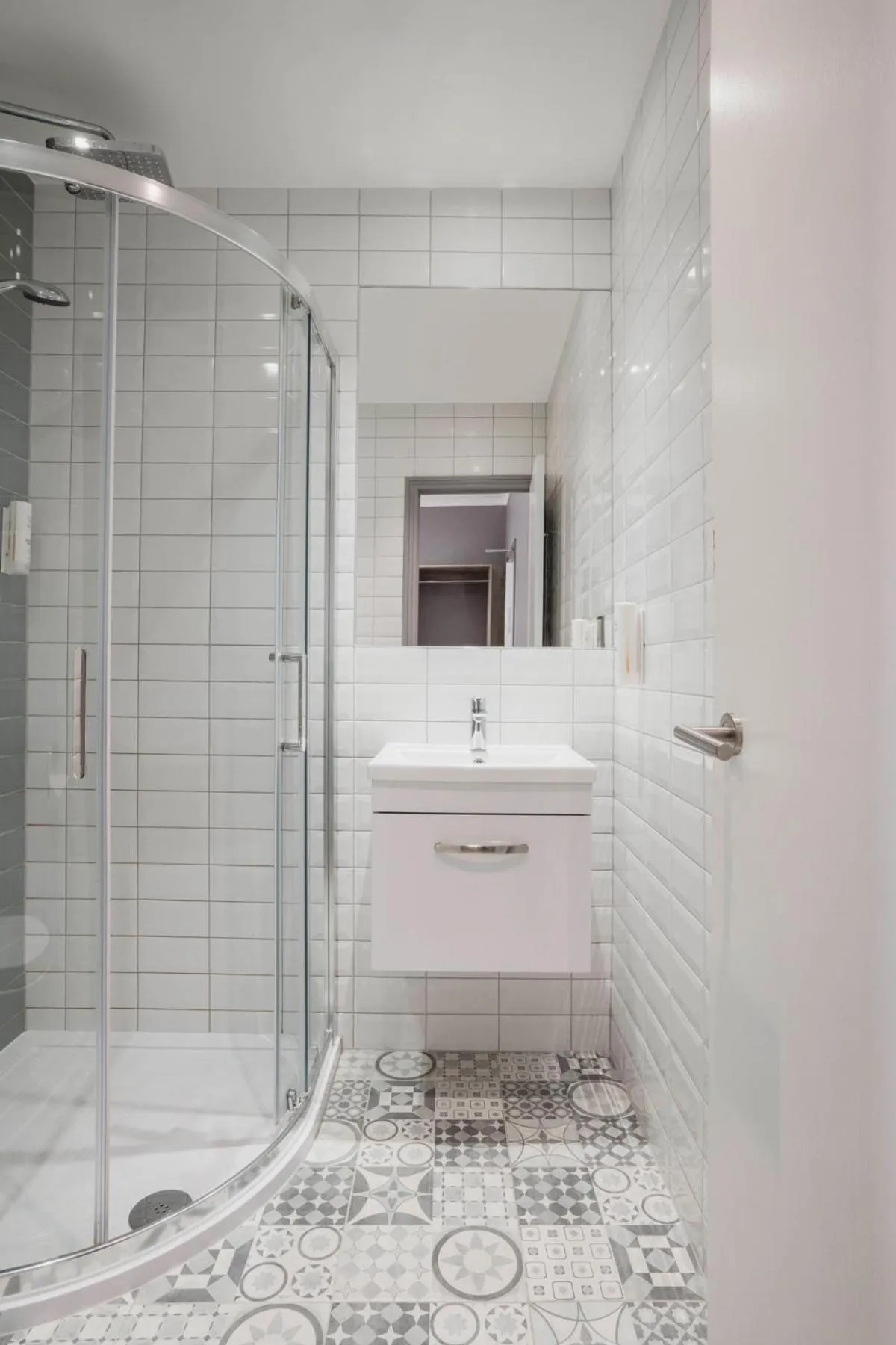 Shower in Comfort Inn Victoria