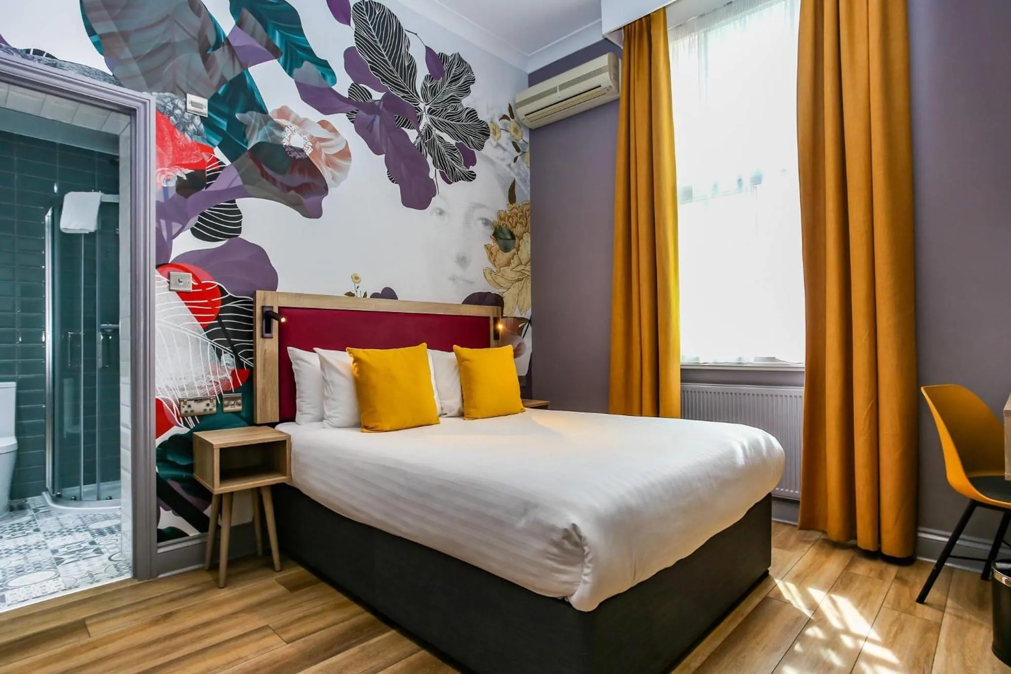 Bedroom, Bed in Comfort Inn Victoria