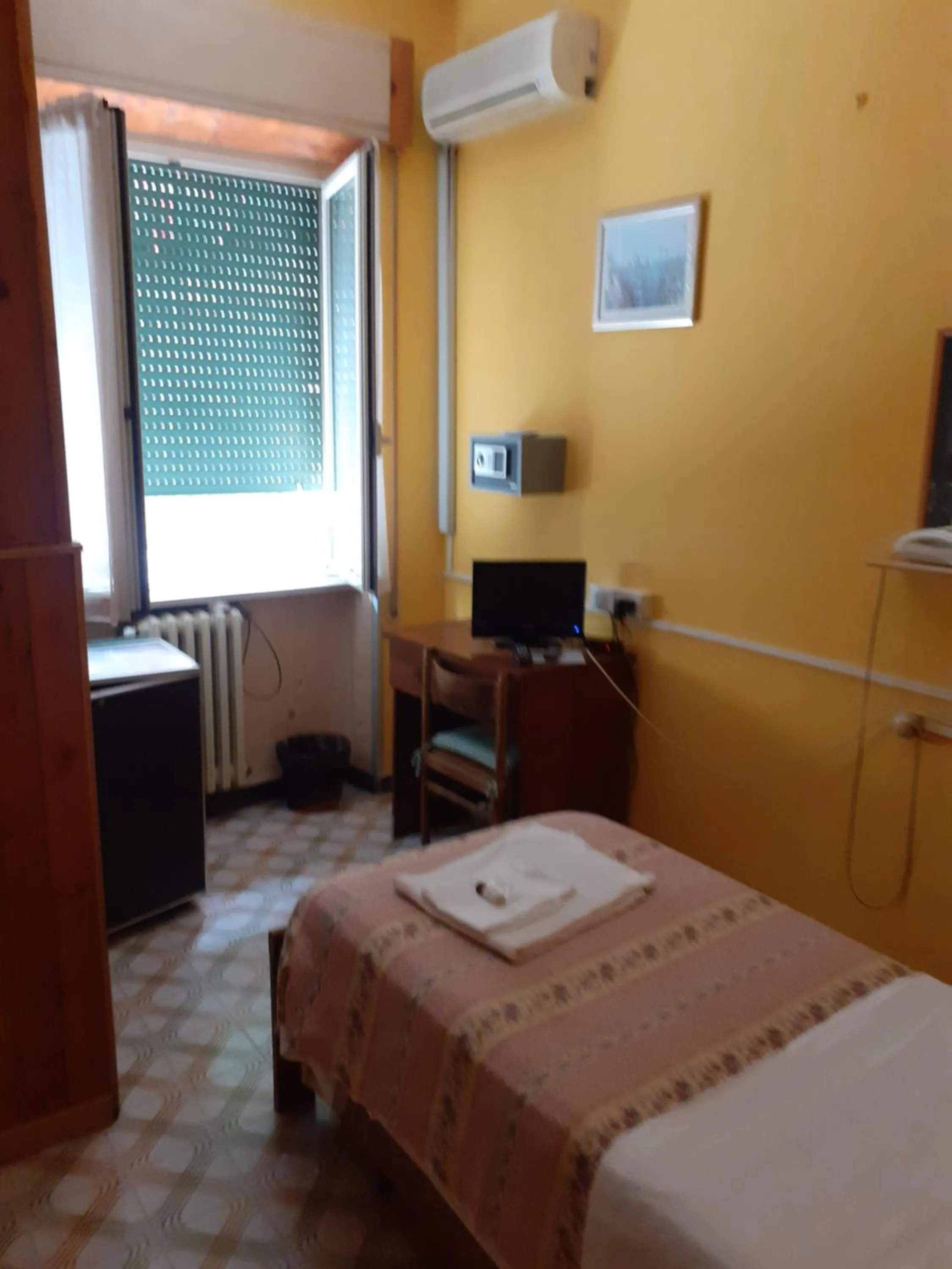 Photo of the whole room in Albergo Da Peppino