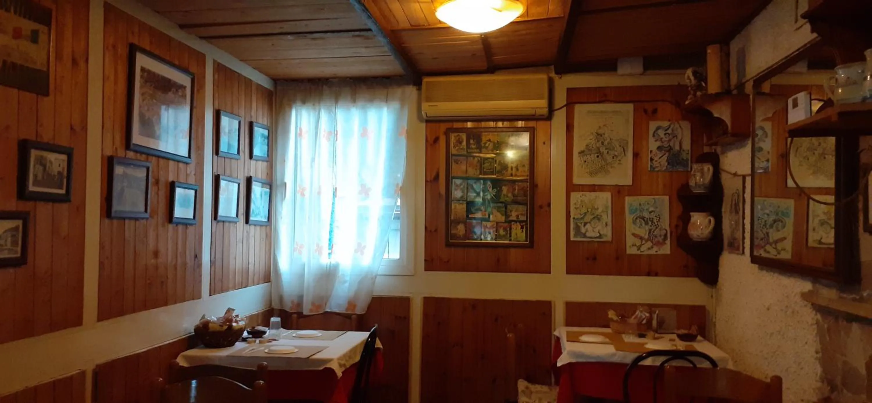 Restaurant/Places to Eat in Albergo Da Peppino