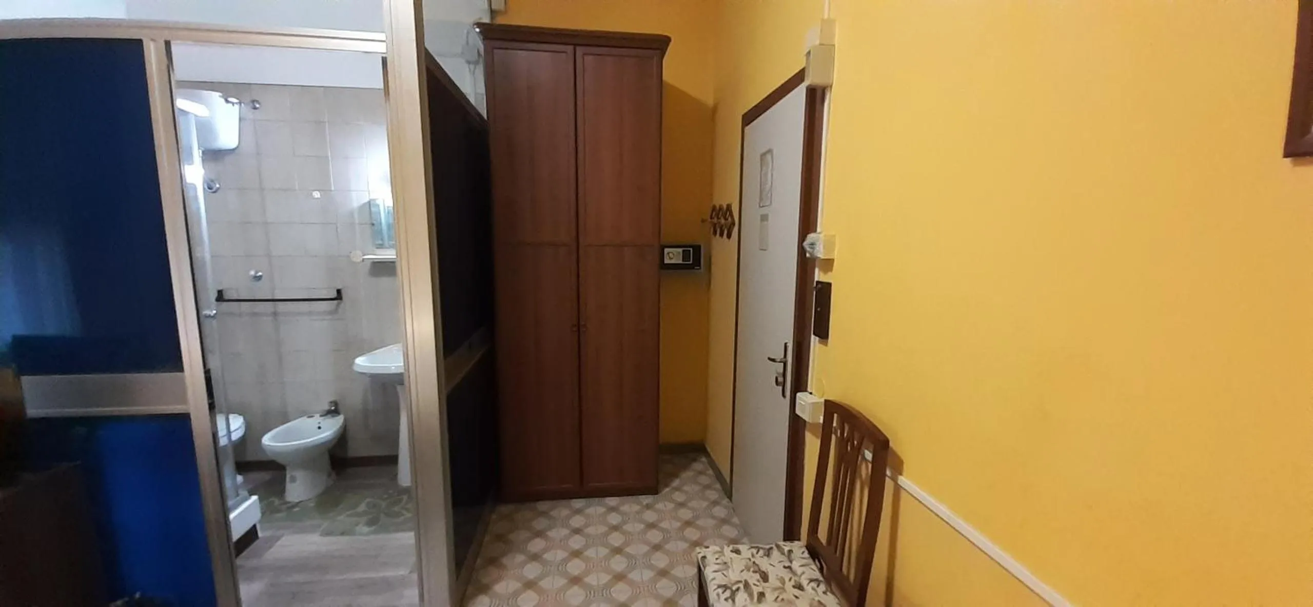 View (from property/room), Bathroom in Albergo Da Peppino