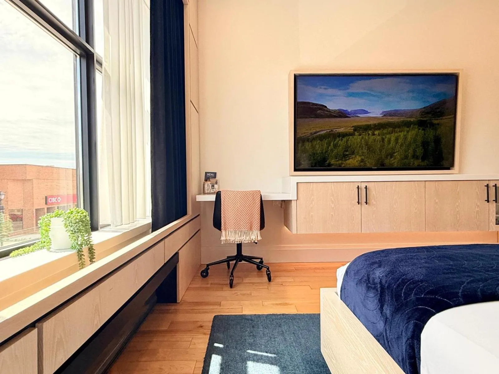 TV and multimedia, Bed in Cribs on Main