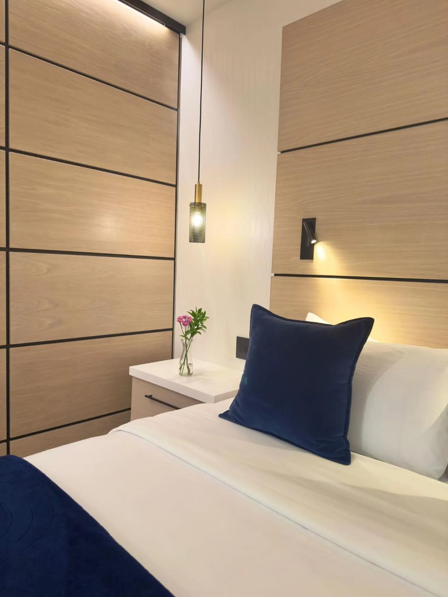 Bed in Cribs on Main