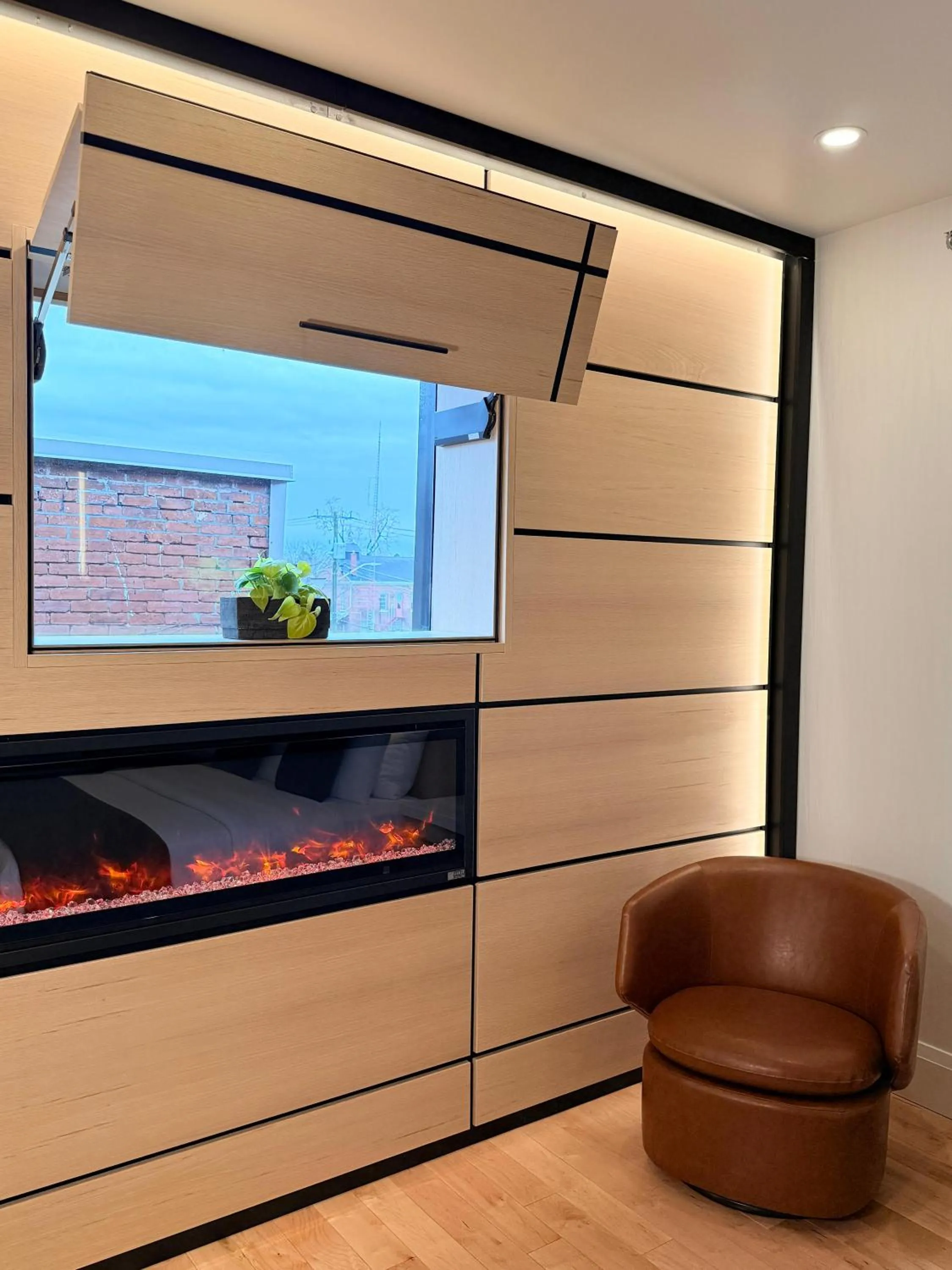 fireplace in Cribs on Main