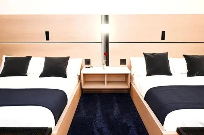 Bed in Cribs on Main